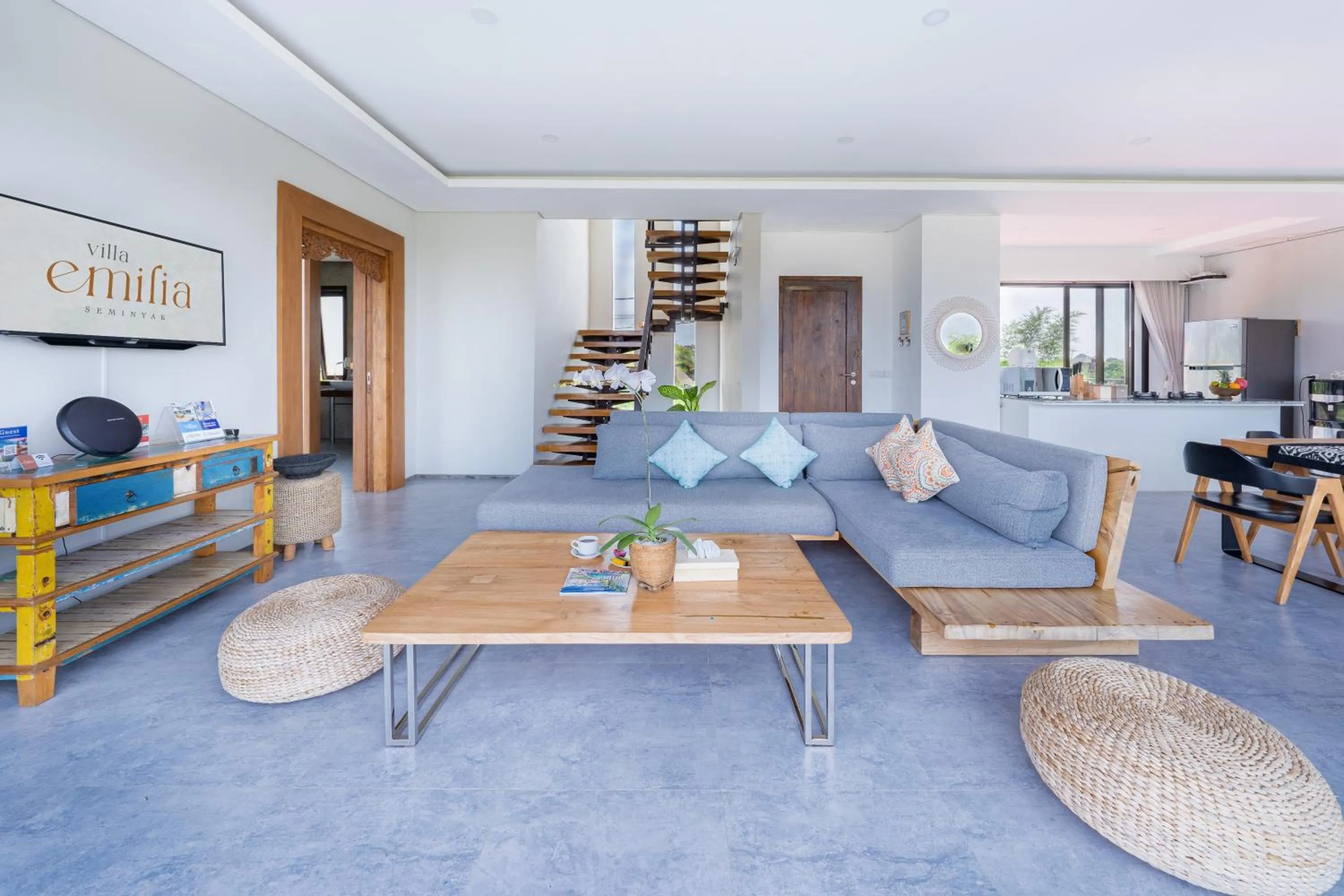 TV and multimedia in Villa Emilia Seminyak by Nagisa Bali