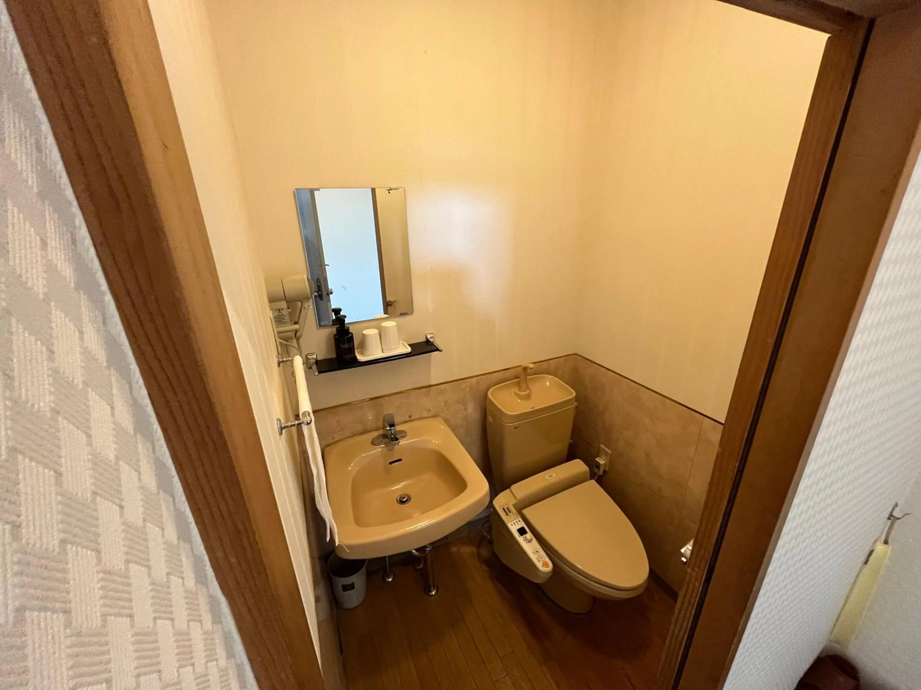 Toilet in Hotel Marsh Land