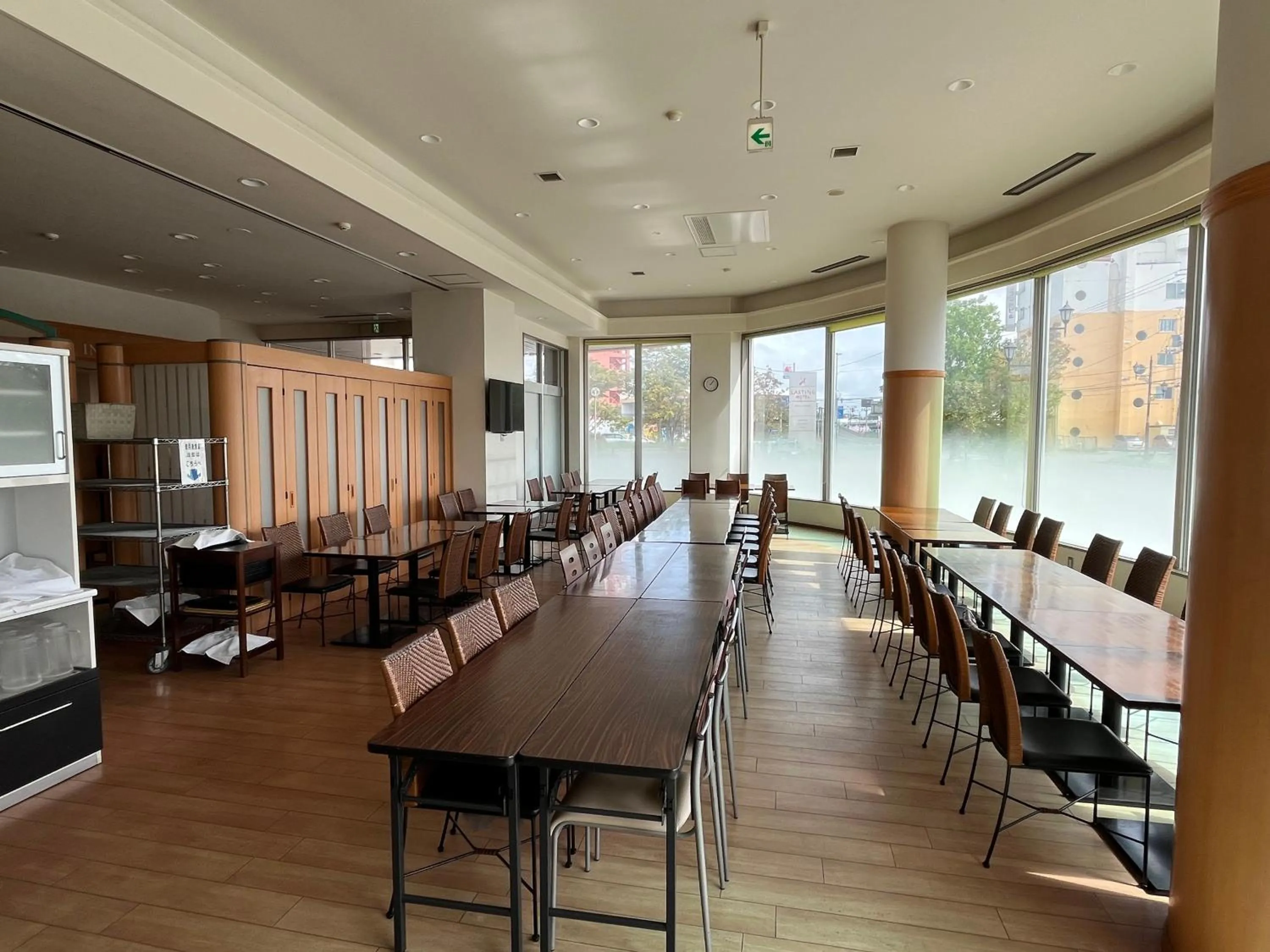 Restaurant/places to eat in Lasting Hotel