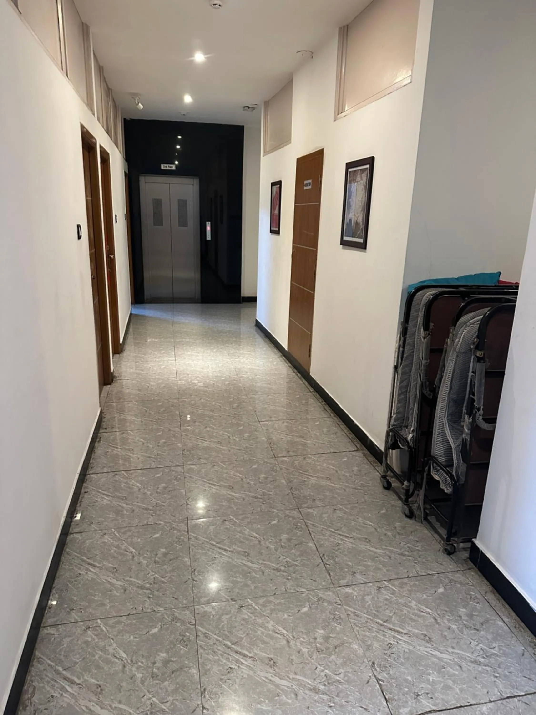 Gulnaar Inn Near US Counsulate Sankar nethralaya Apollo Hospital