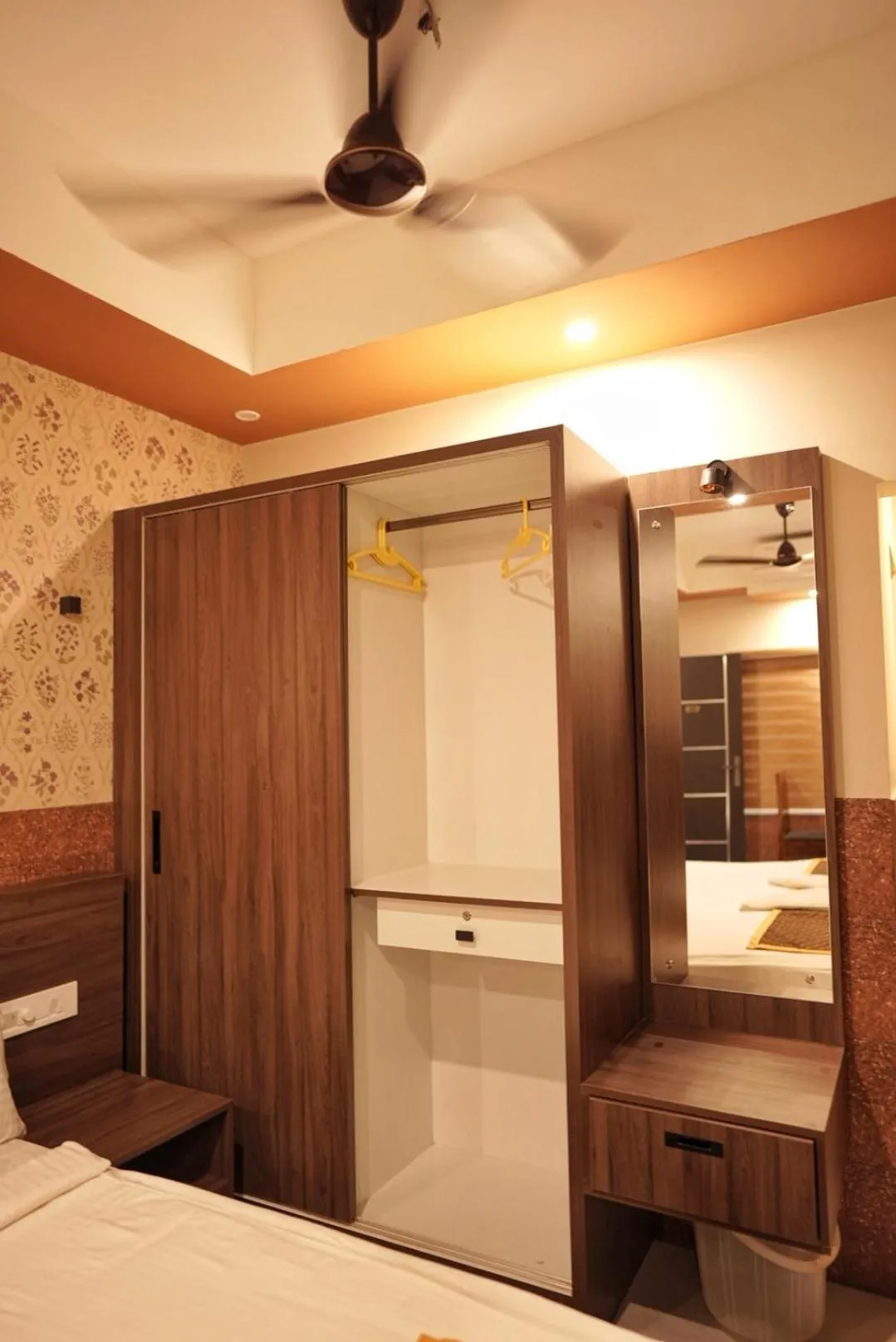 Bedroom, Bed in Kovilakam Achutham