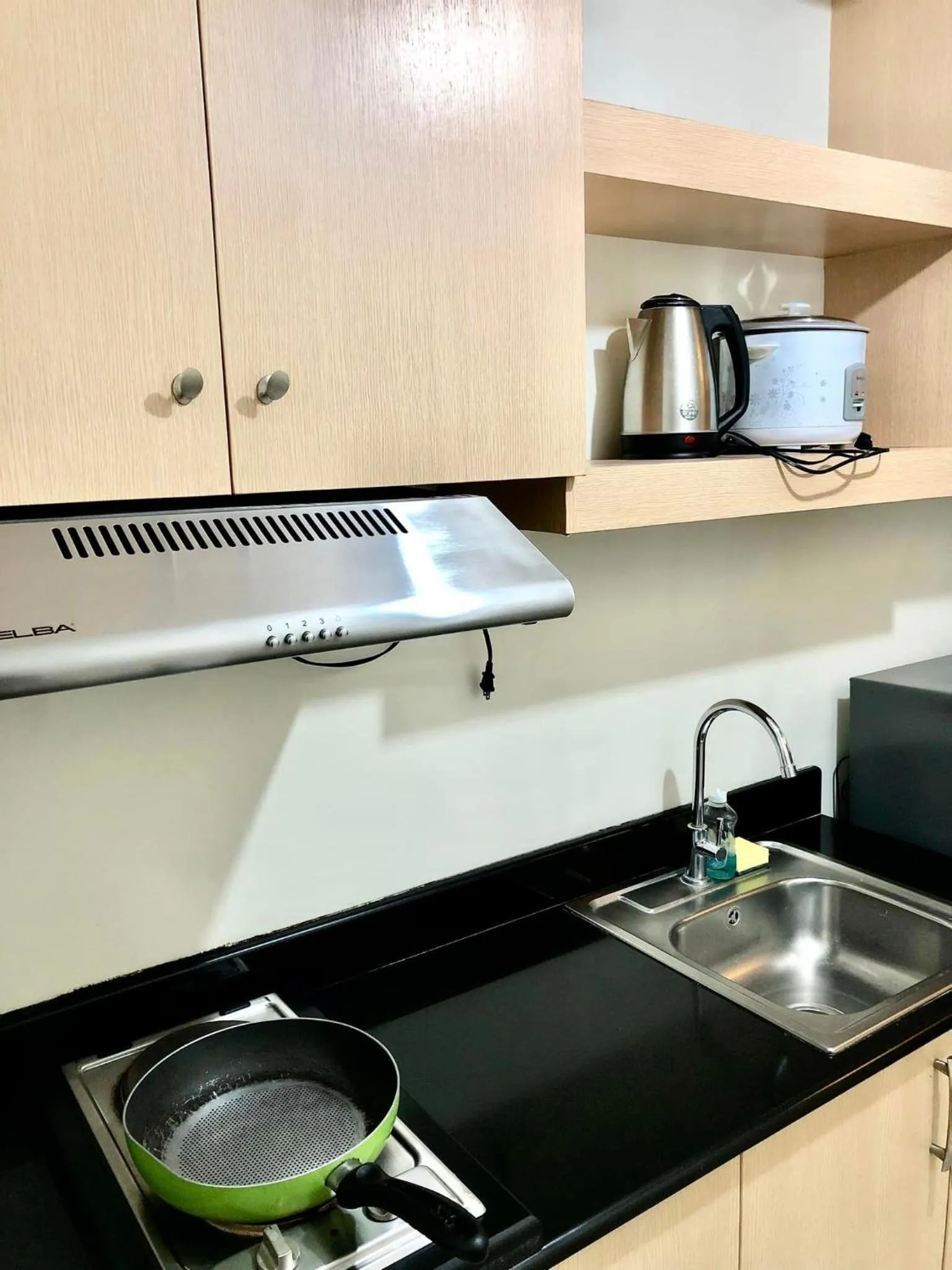 Kitchen or kitchenette in JT Tagaytay Suites