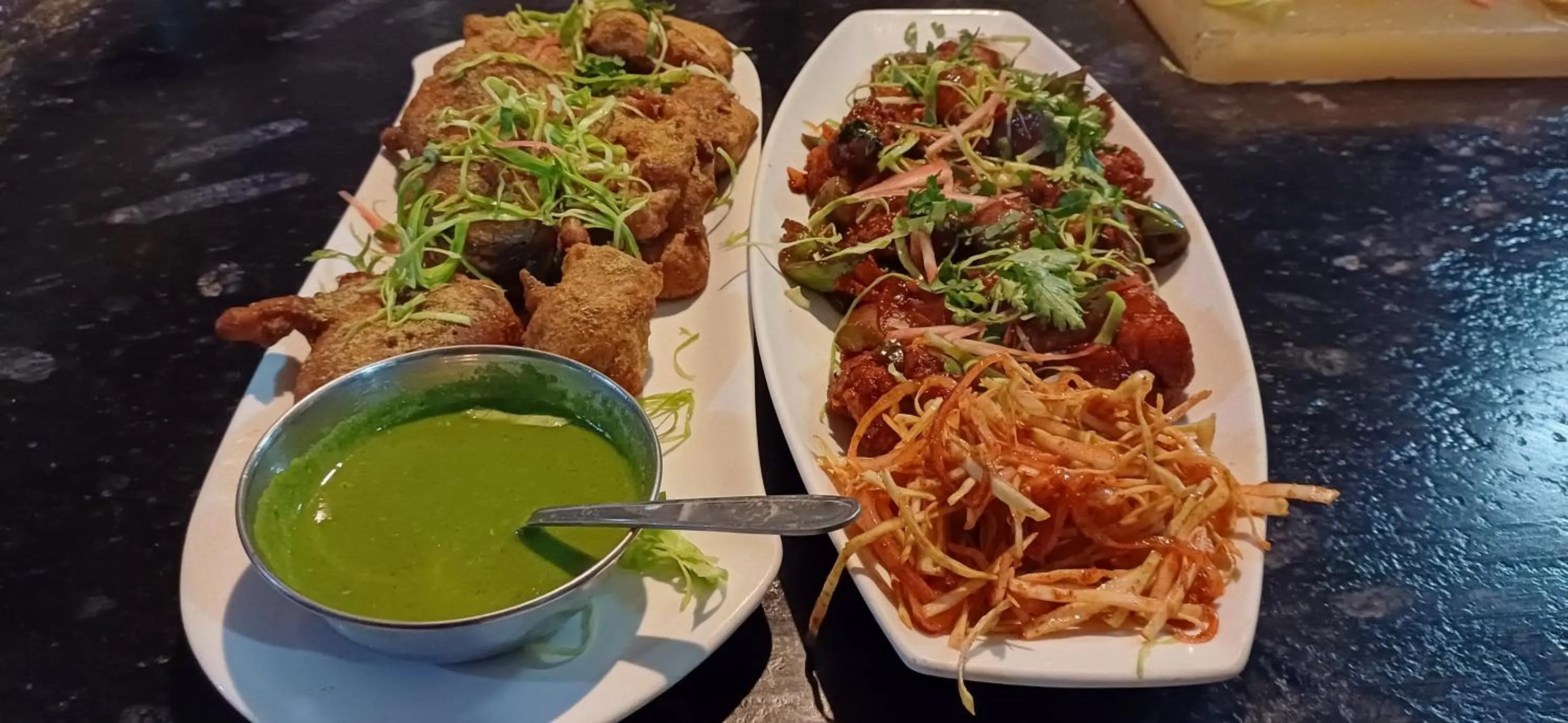 Restaurant/places to eat, Food in Six seasons resort