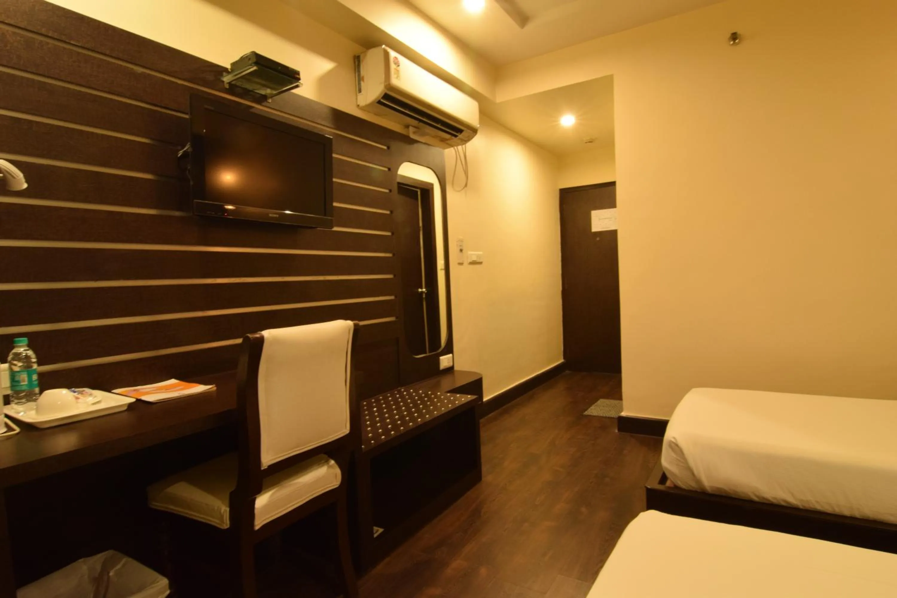 Photo of the whole room, Bed in Hotel The Sojourn