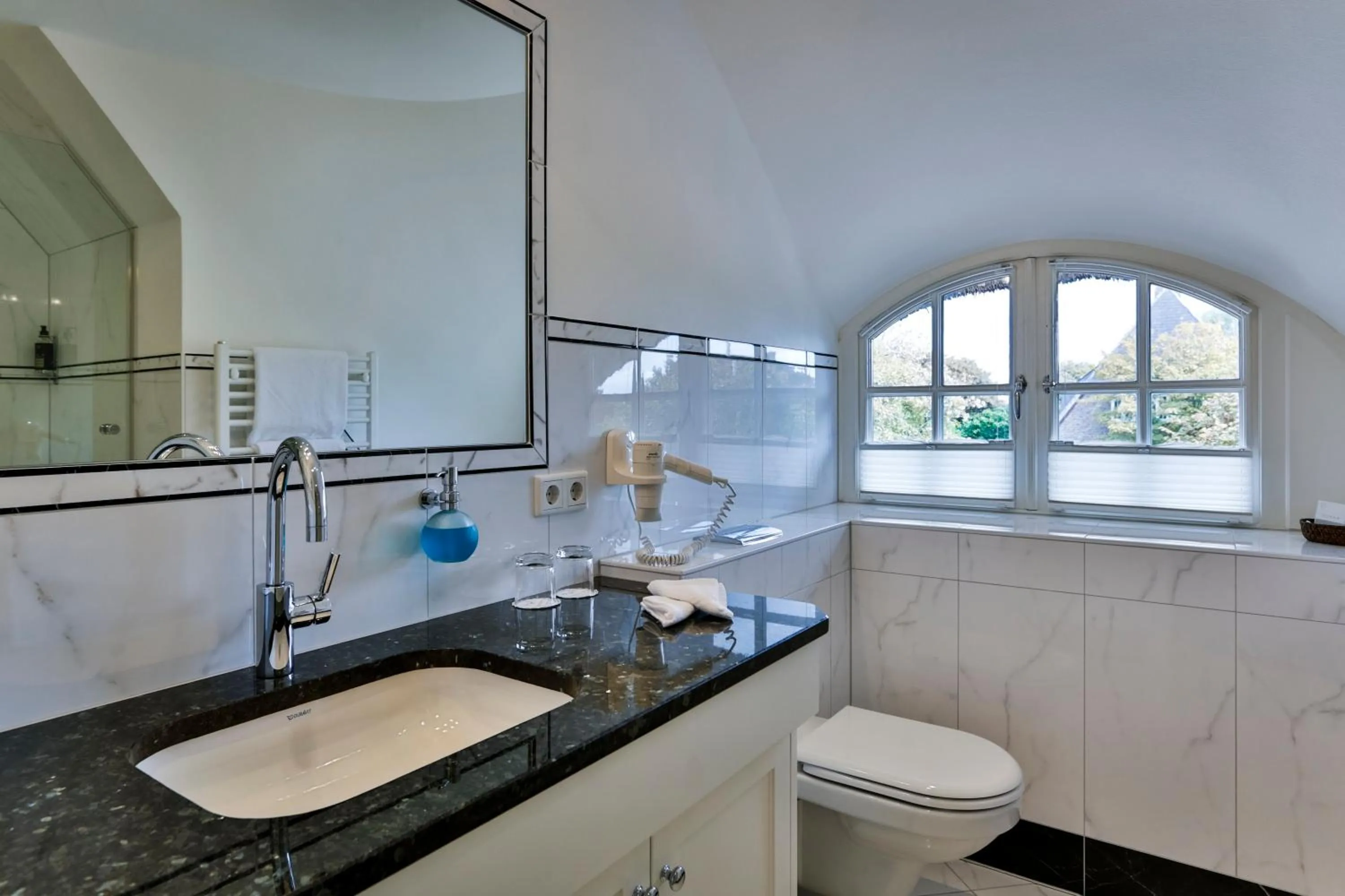 Bathroom in Hotel und Restaurant Jörg Müller