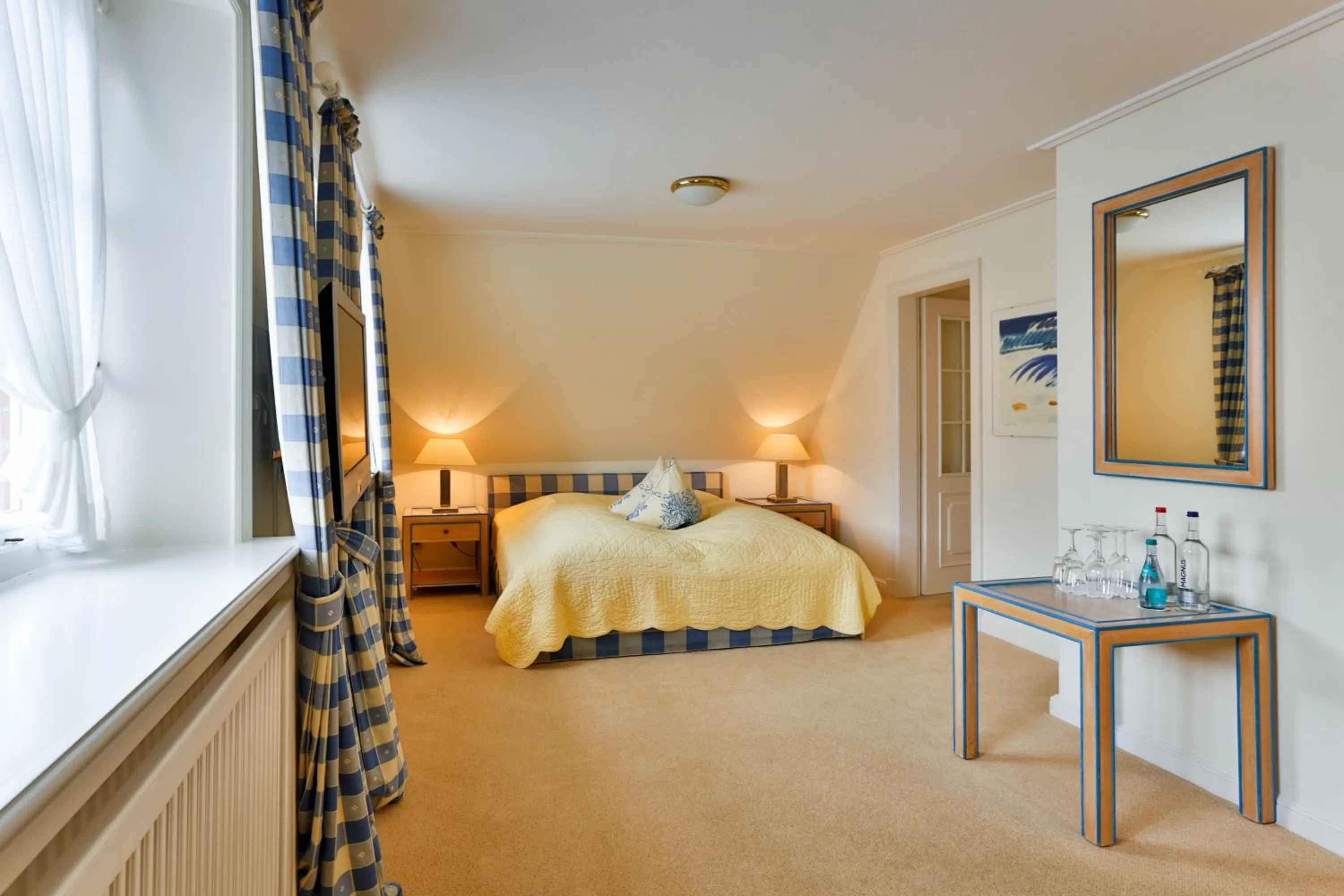 Bedroom, Bed in Hotel und Restaurant Jörg Müller