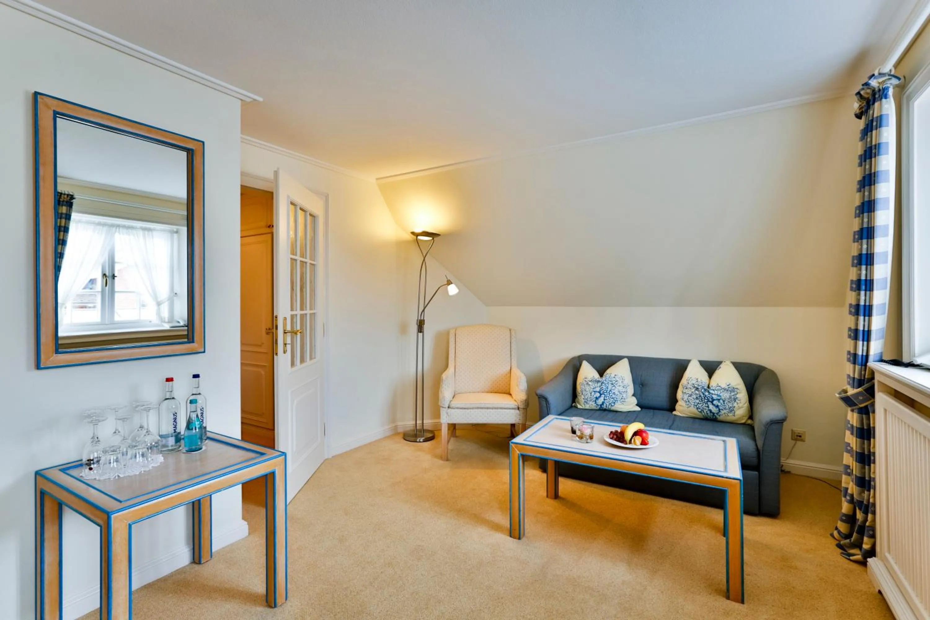 Seating area, Bed in Hotel und Restaurant Jörg Müller