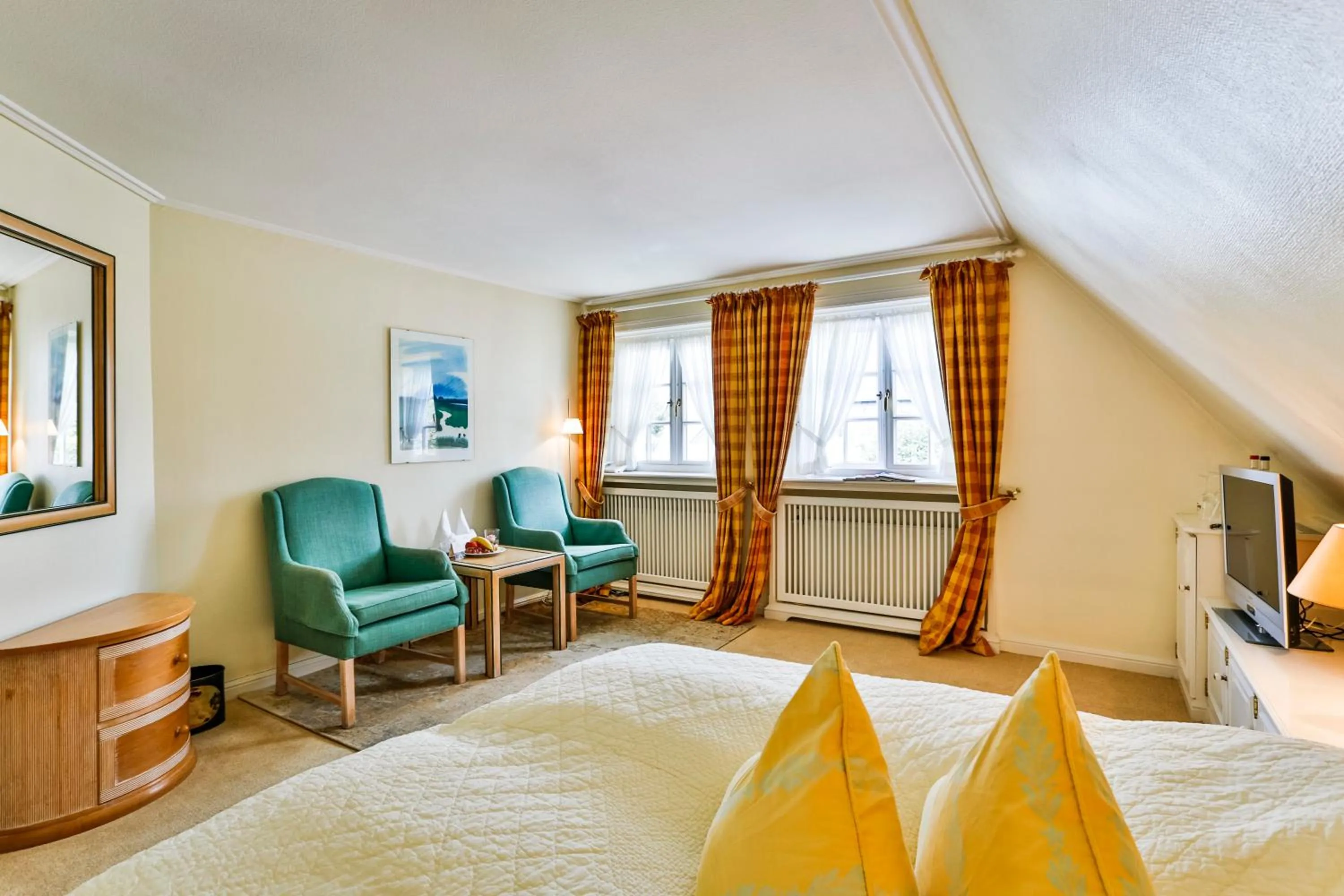 Bedroom, Bed in Hotel und Restaurant Jörg Müller