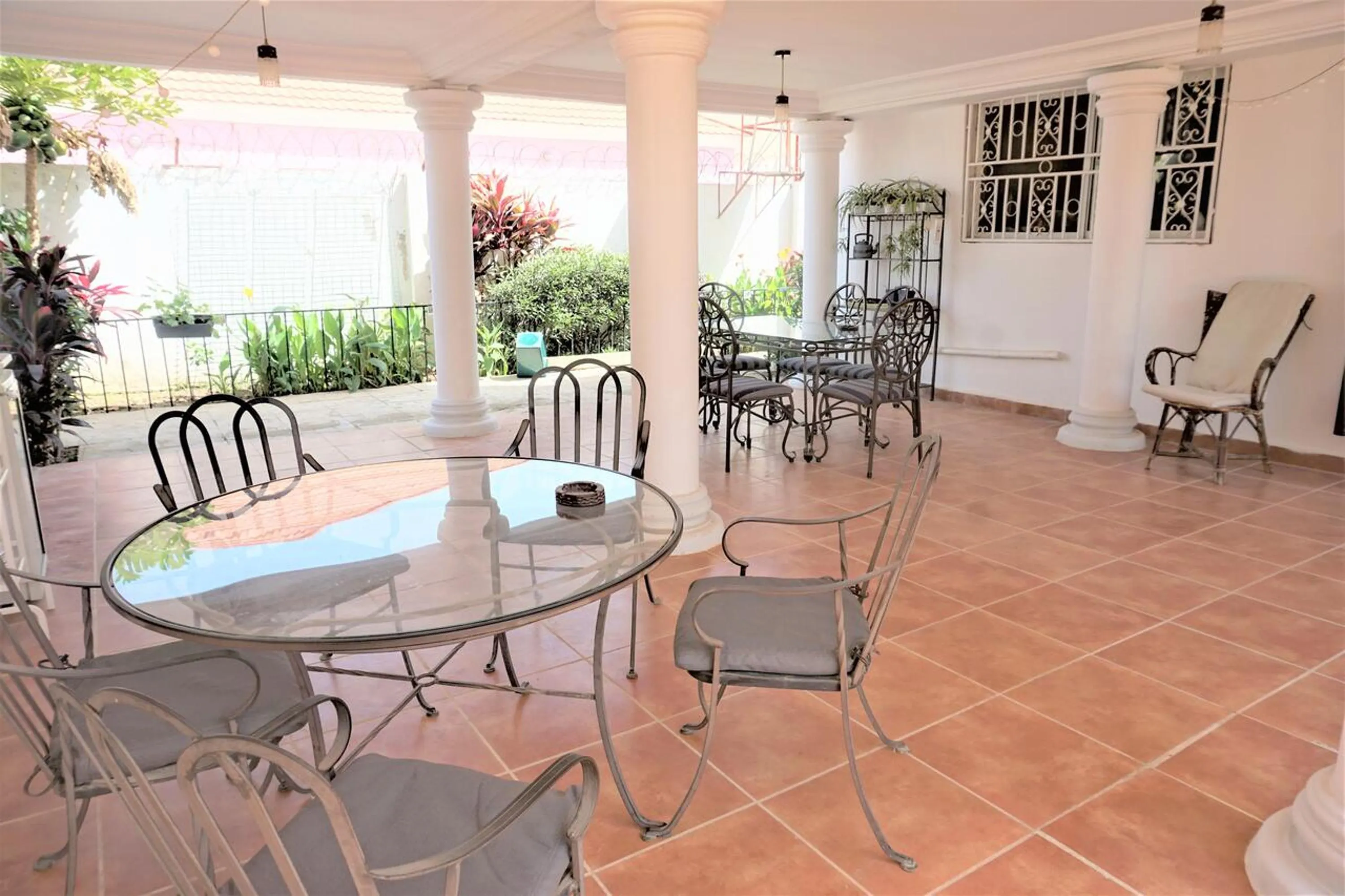 Patio in B & B Villa Calliandra