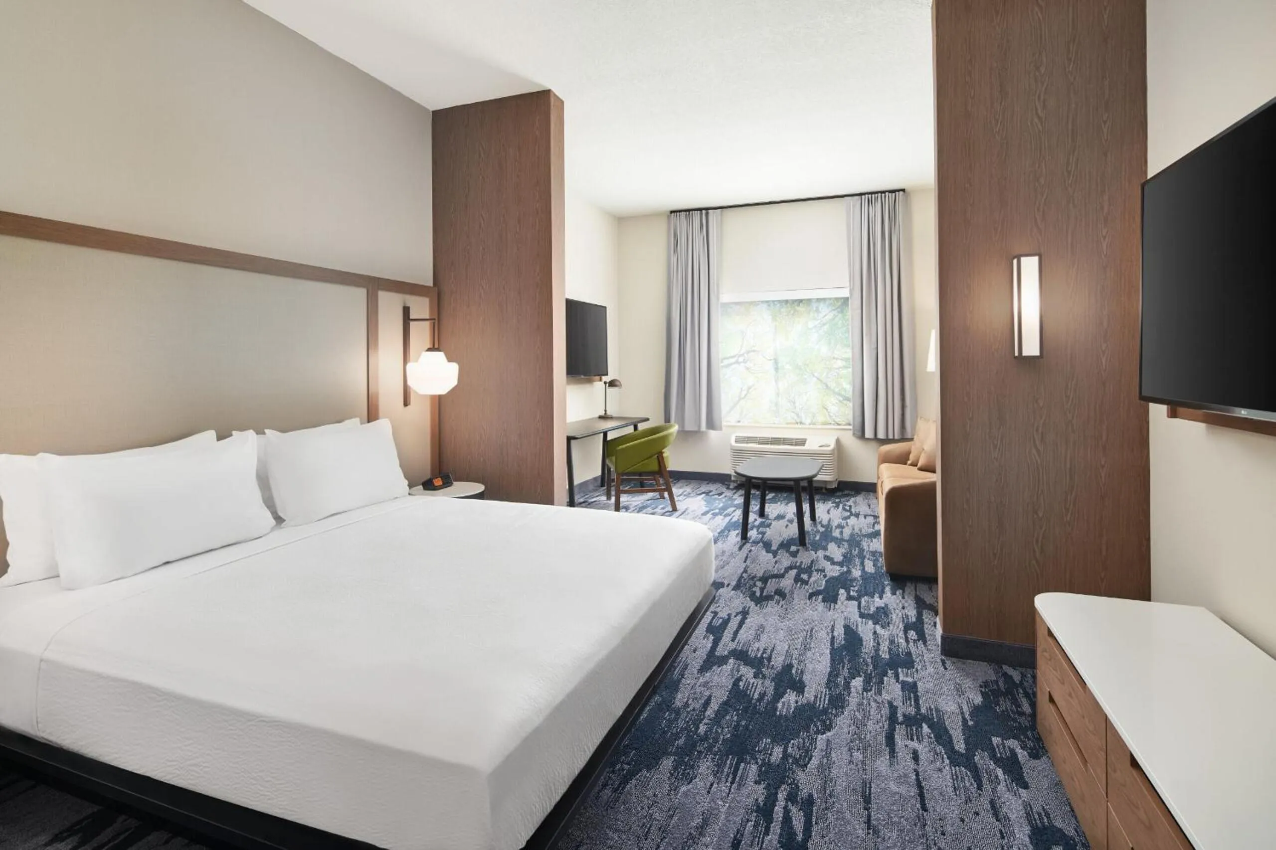 Bed in Fairfield by Marriott Inn & Suites Orlando at Millenia