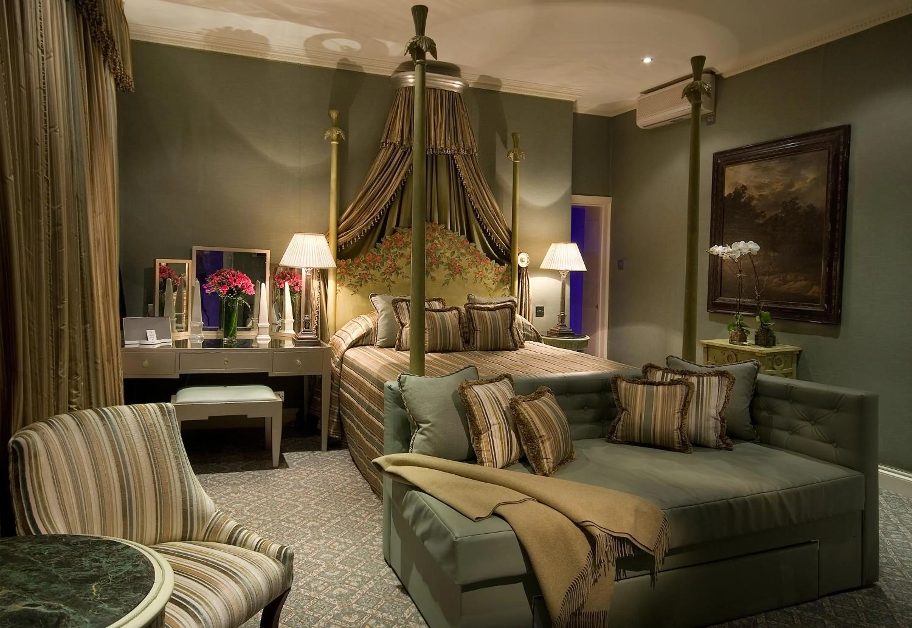 Bedroom in The Chesterfield Mayfair