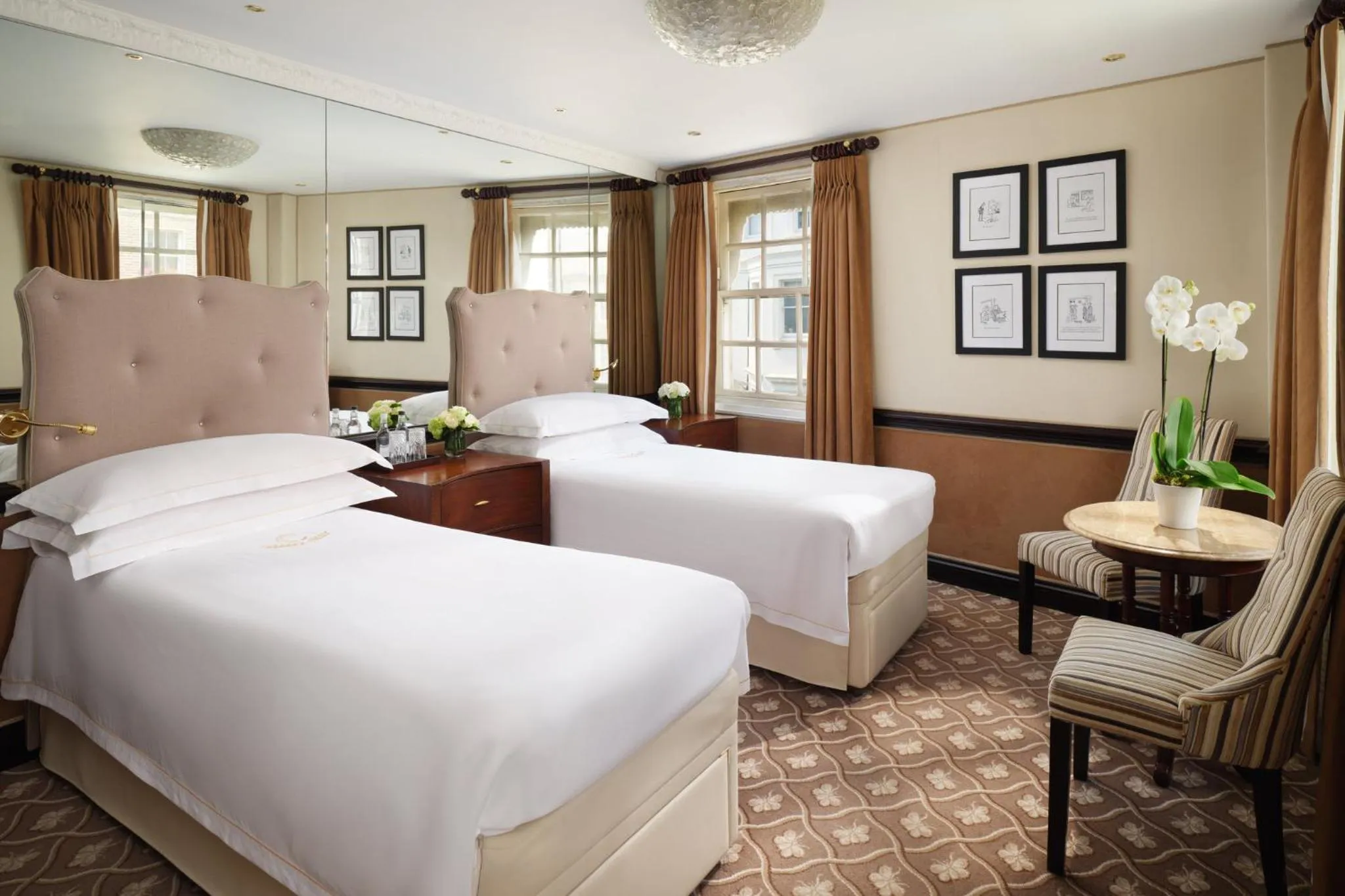 Bedroom, Bed in The Chesterfield Mayfair