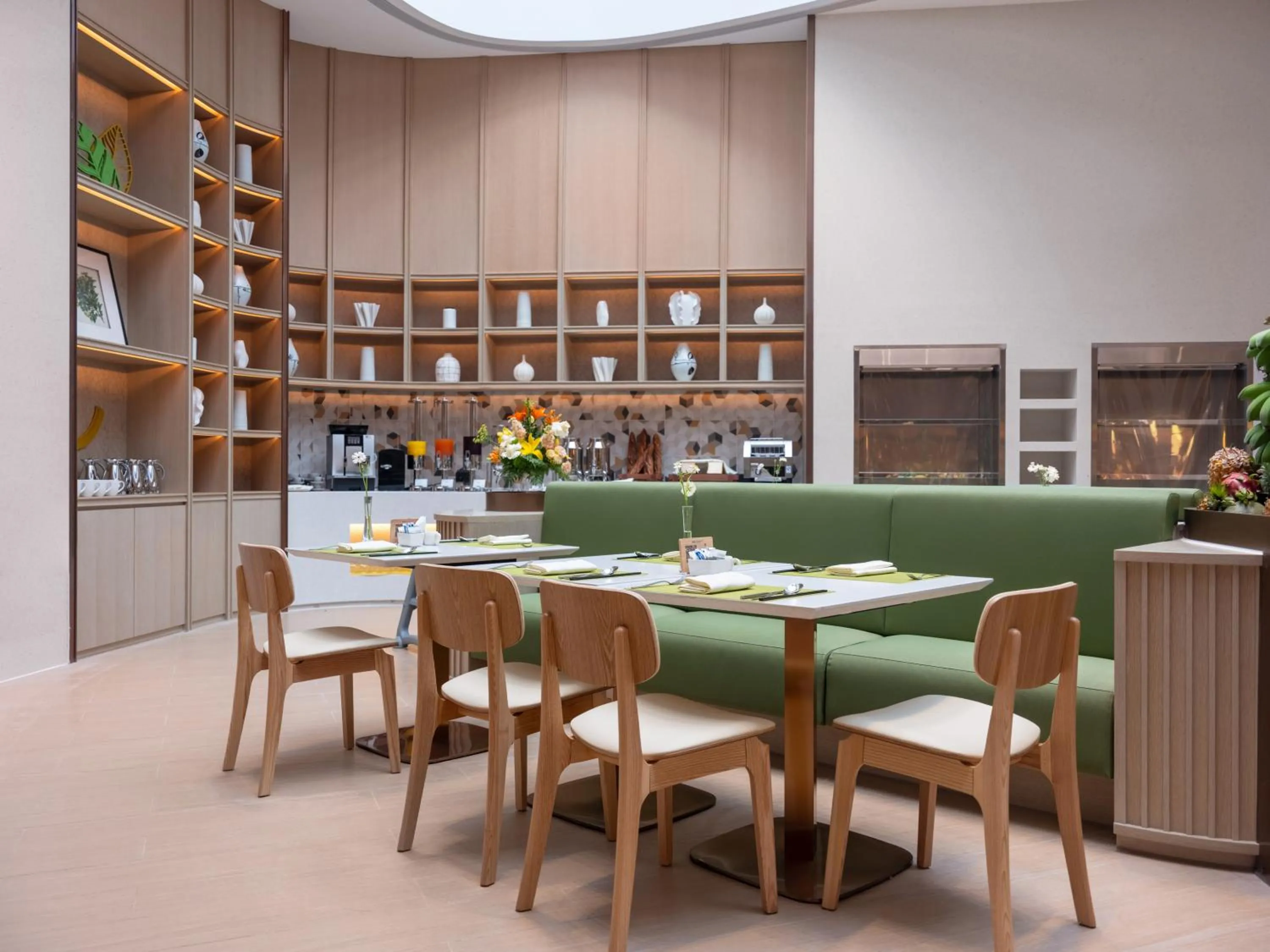 Dining area in Holiday Inn Quzhou by IHG