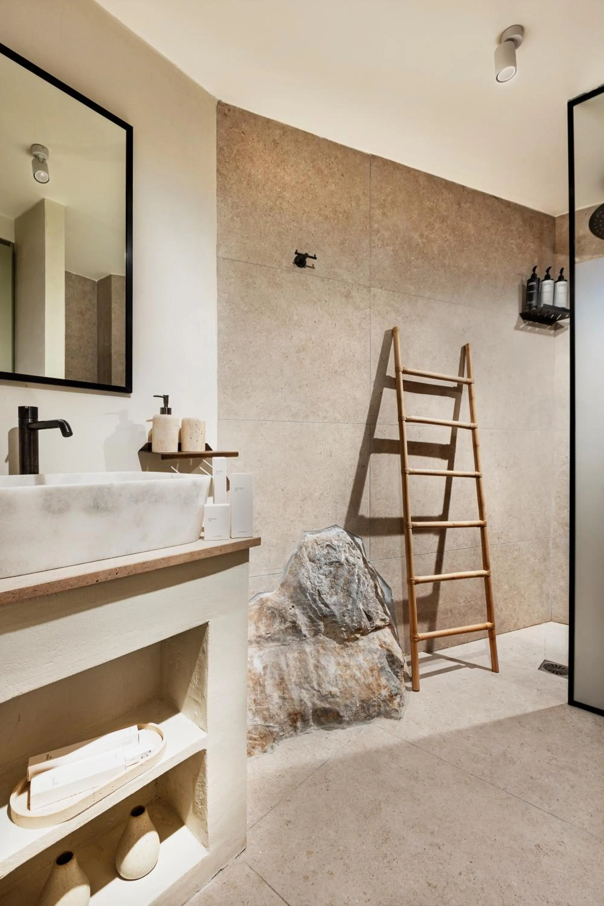 Bathroom, Bed in Maison Muse