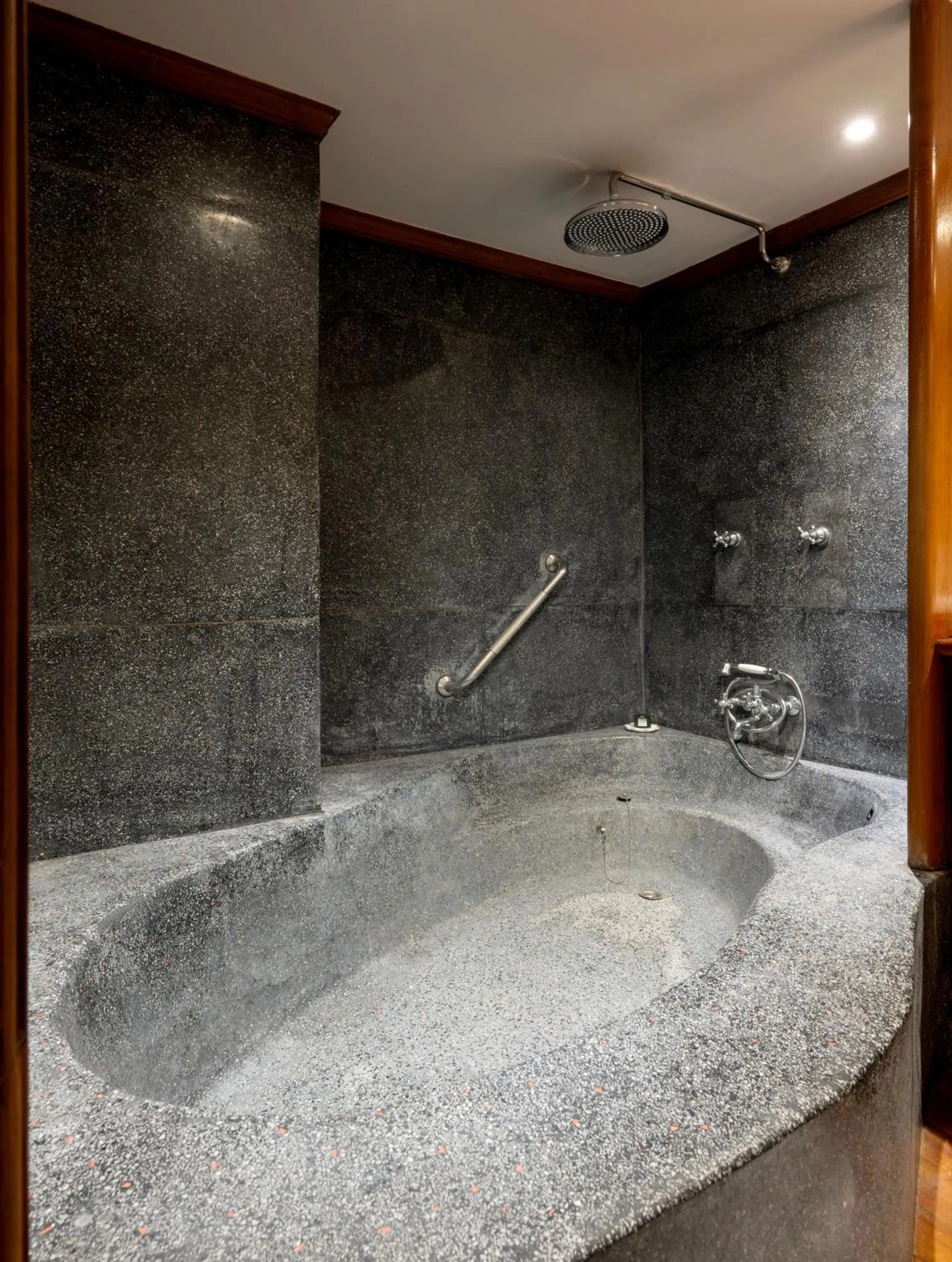 Bath in Governor's Residence