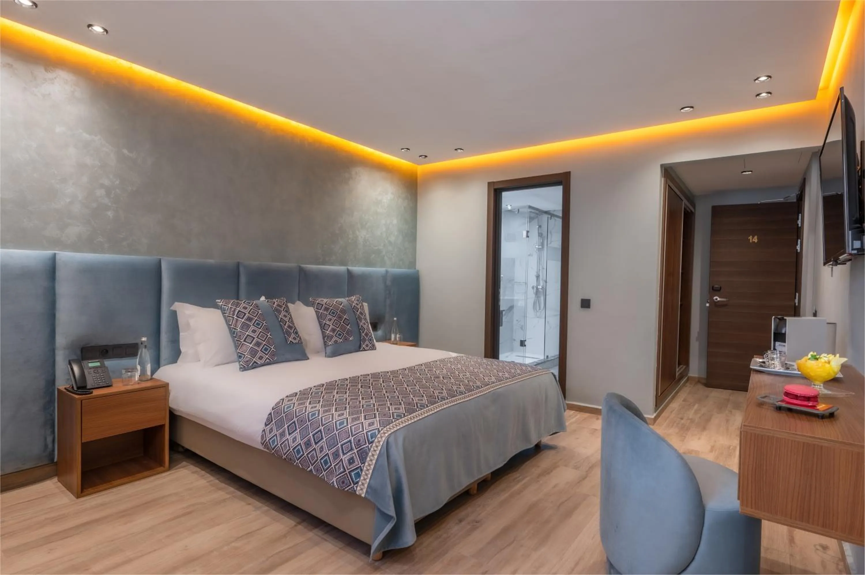 Bed in Swiss Continental Hôtel