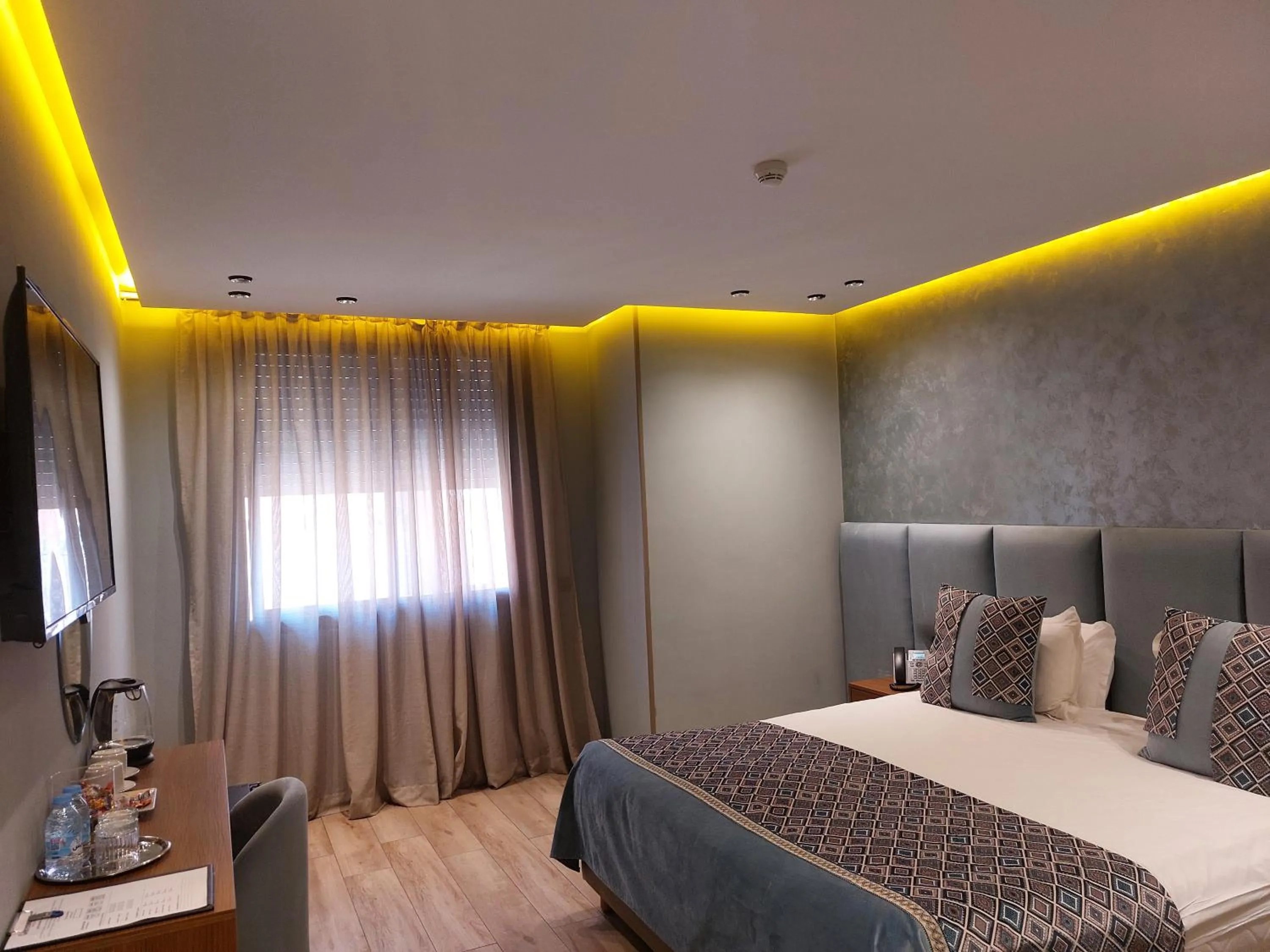 Bed in Swiss Continental Hôtel