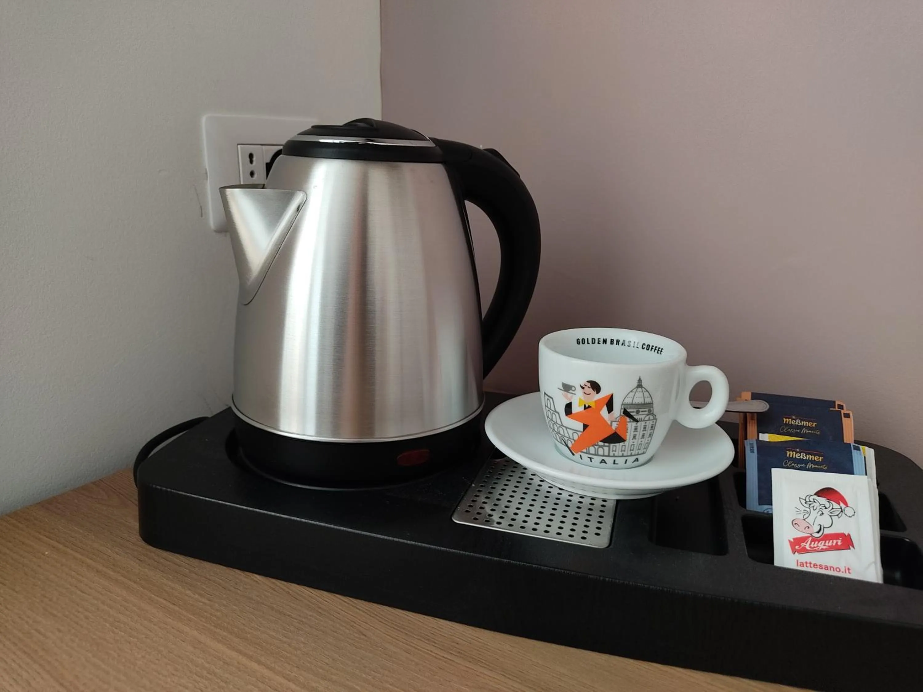 Coffee/tea facilities in Massimi City Garden