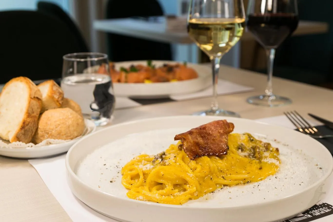 Restaurant/places to eat in Massimi City Garden