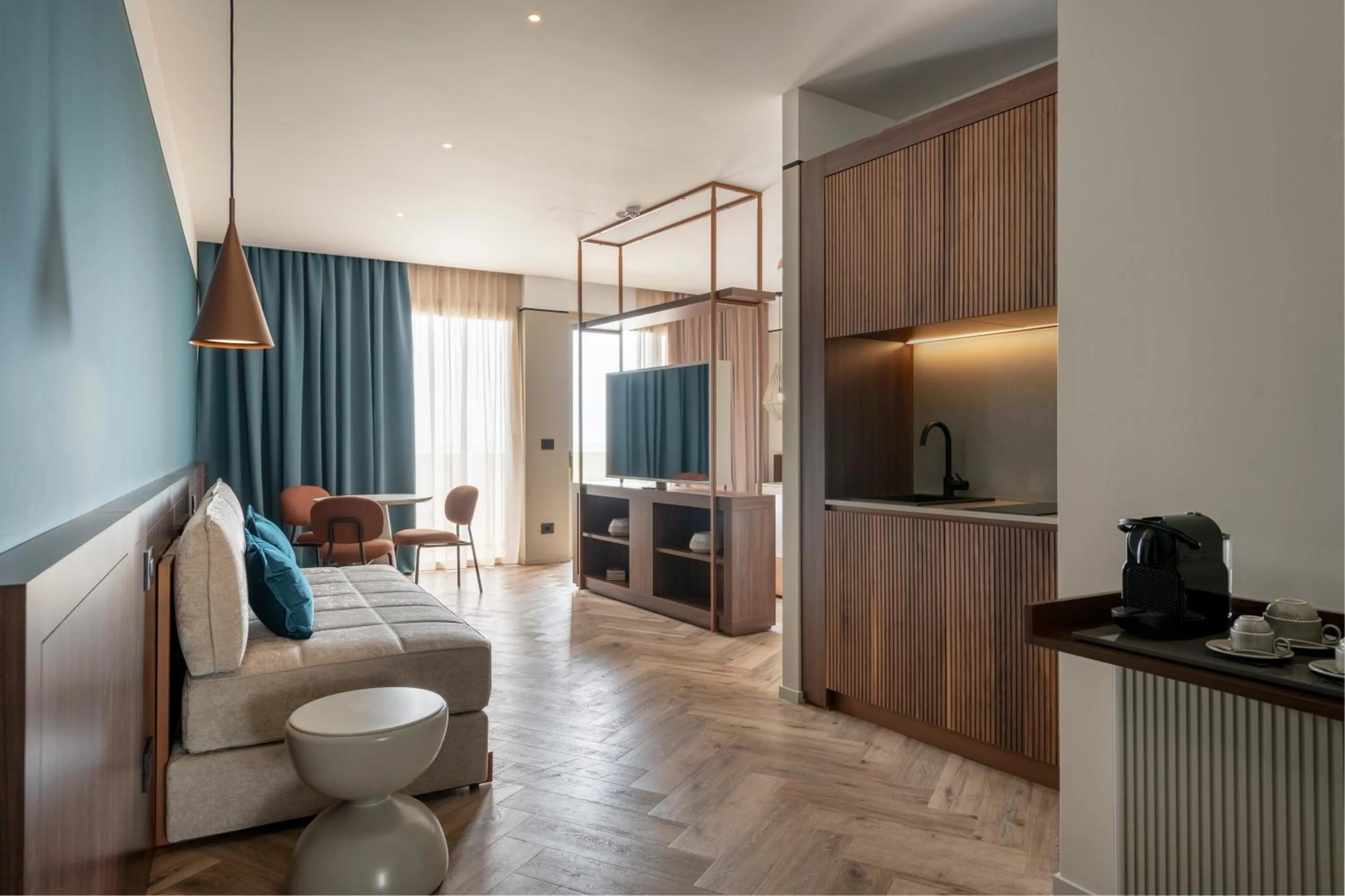 Kitchen or kitchenette in Visionair Suites & SPA-Room Only e Honesty Bar