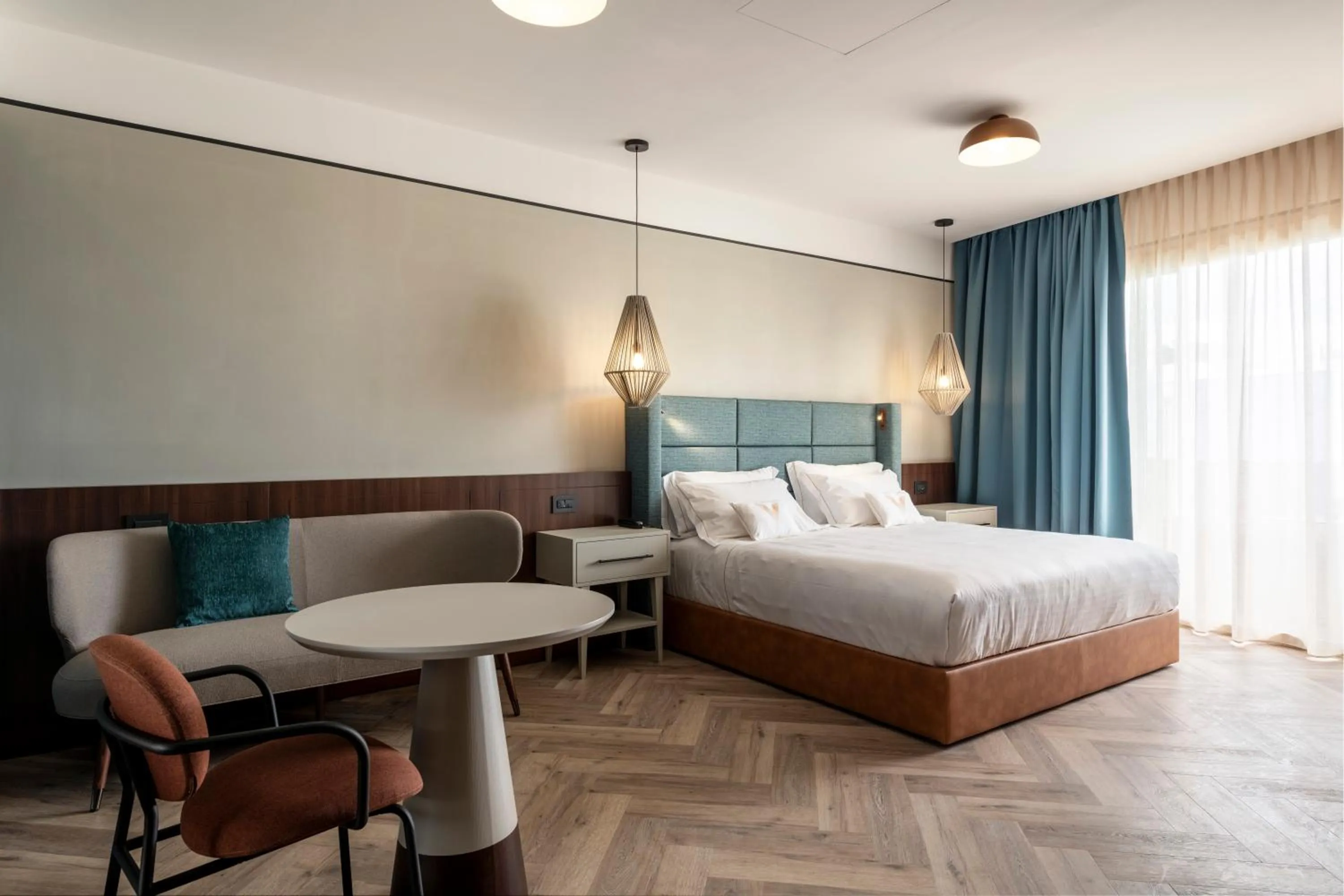 Bed in Visionair Suites & SPA-Room Only e Honesty Bar