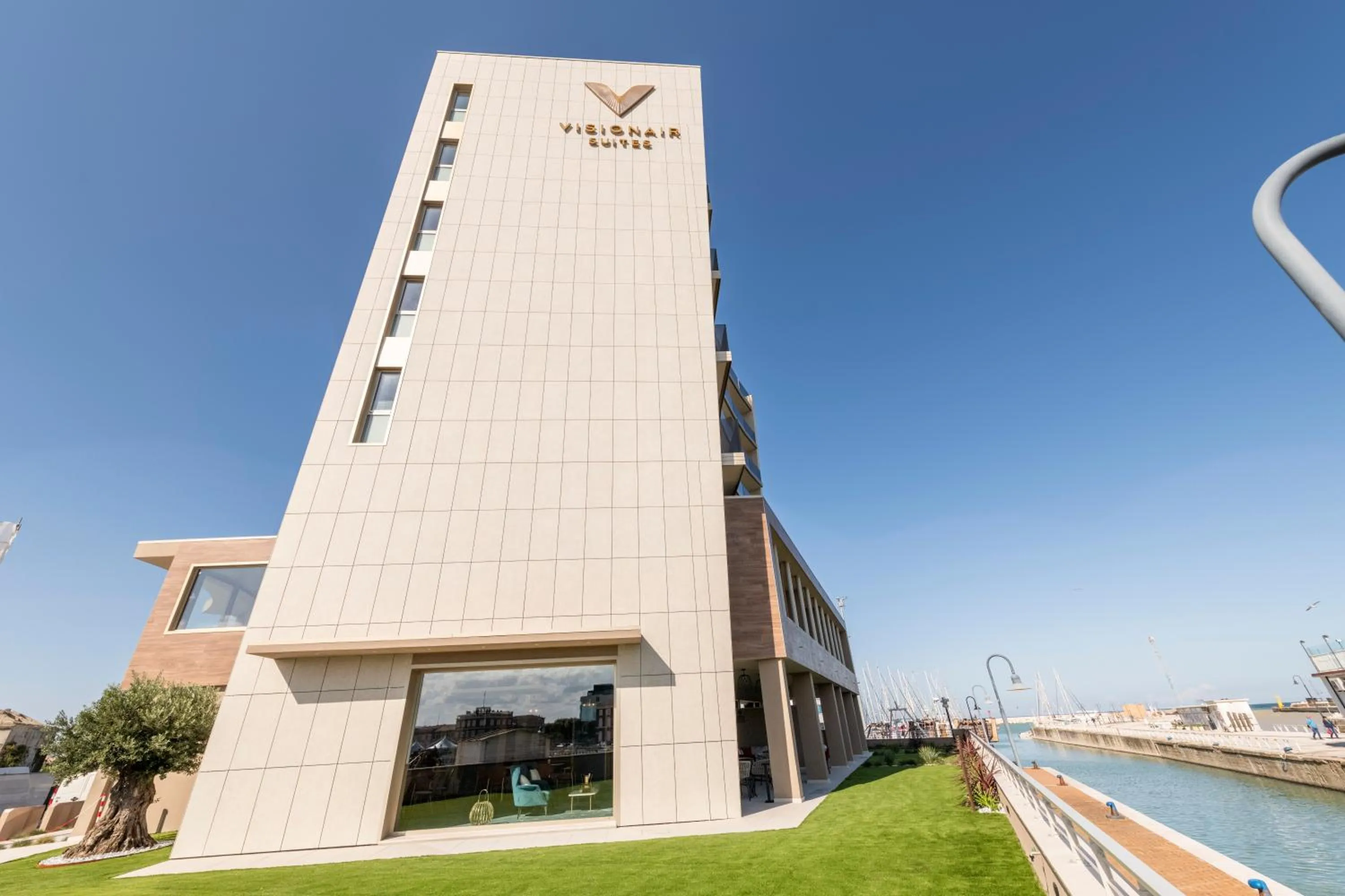 Property building in Visionair Suites & SPA-Room Only e Honesty Bar