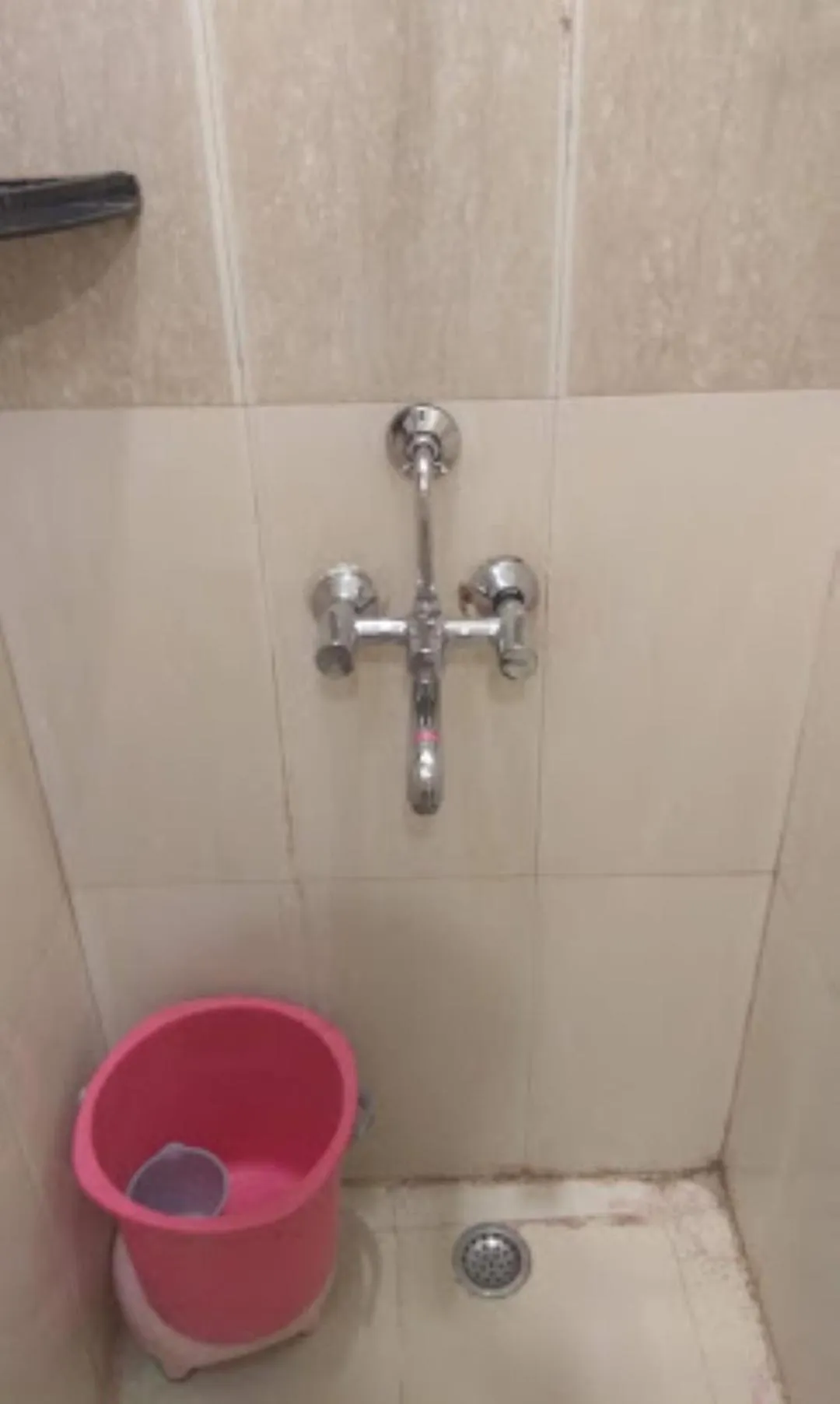 Shower in Muskan Hotel , Mathura