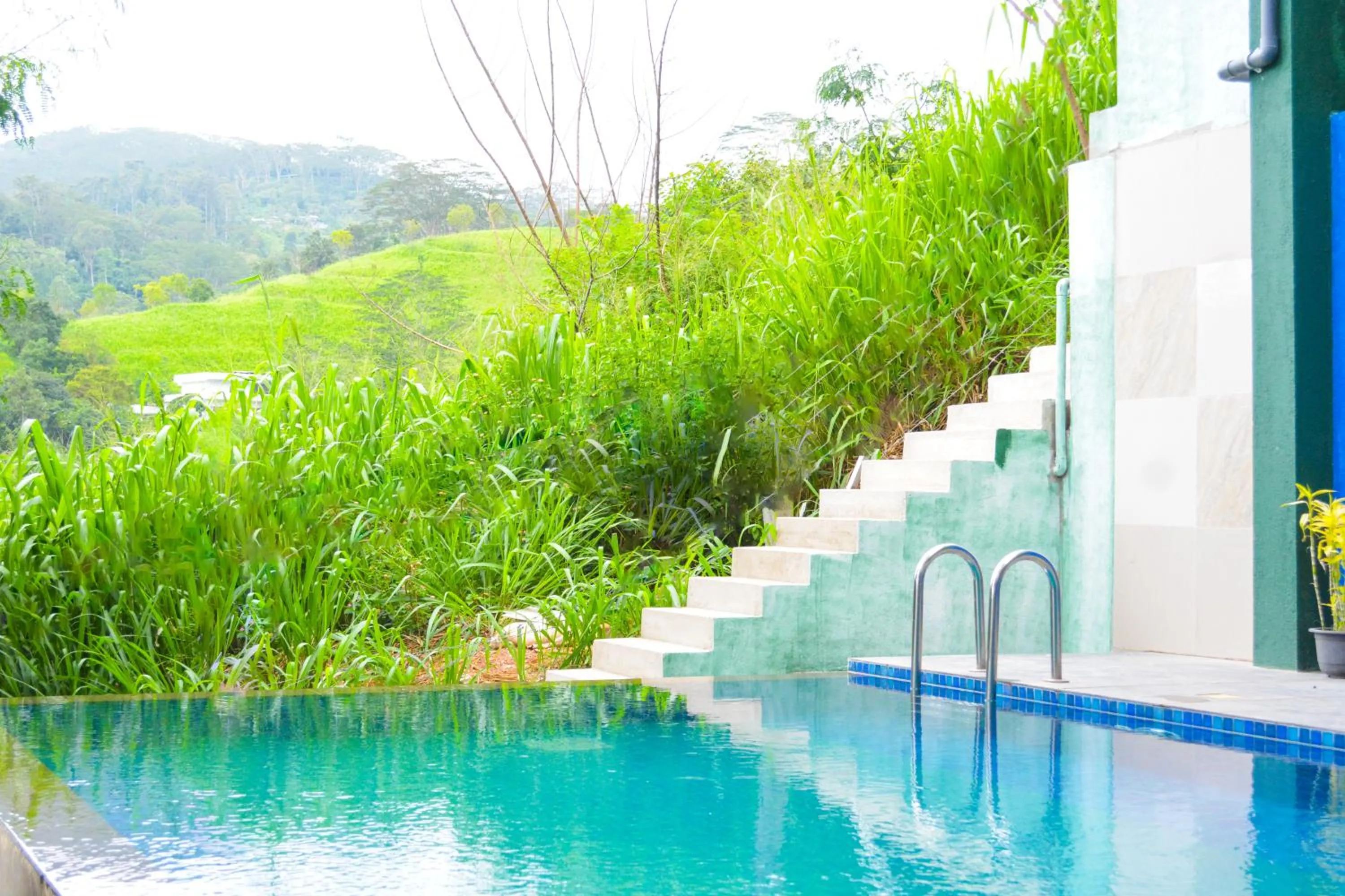 Hill Paradise Hanthana