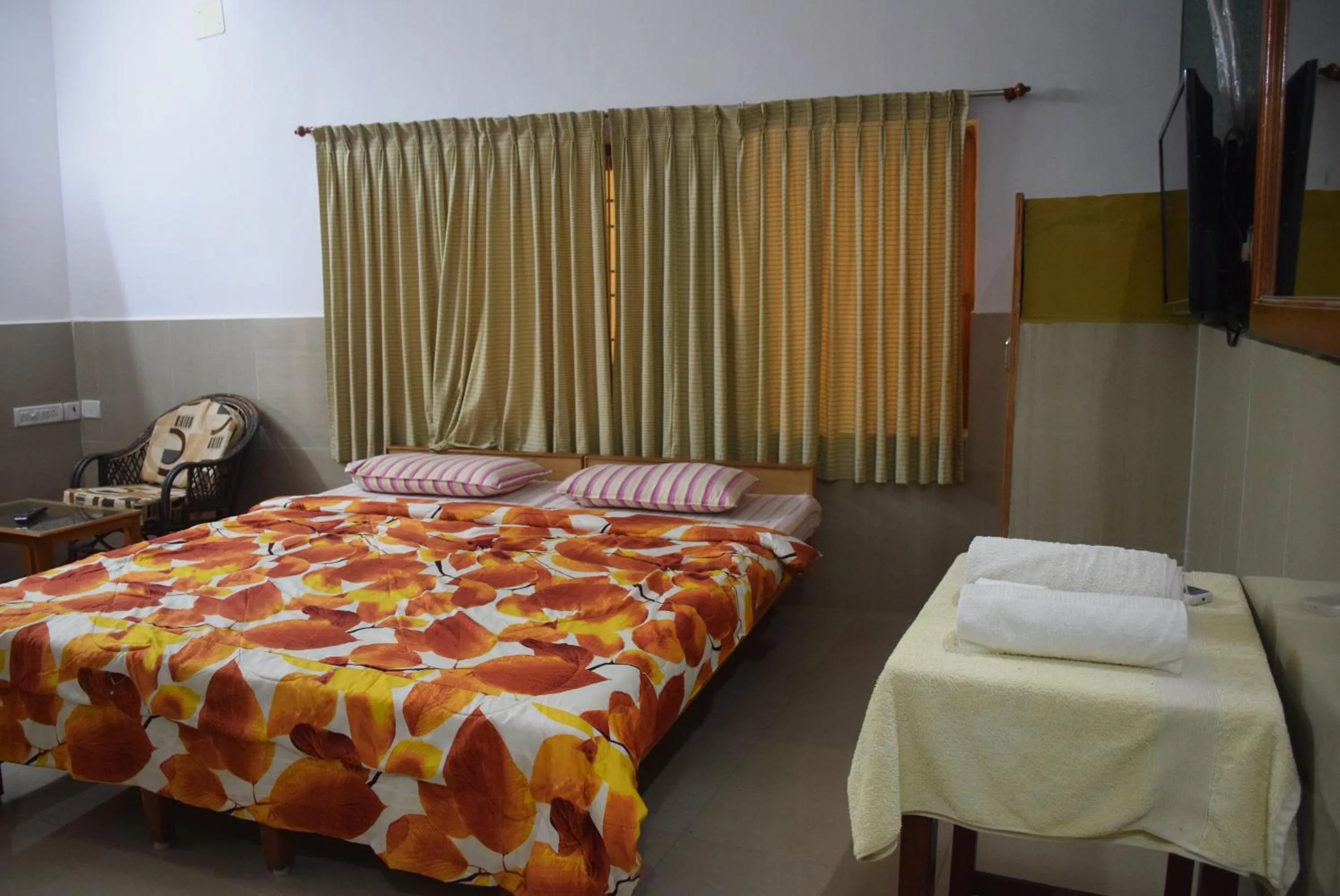 Deluxe Double Room in Vinodhara Guest House