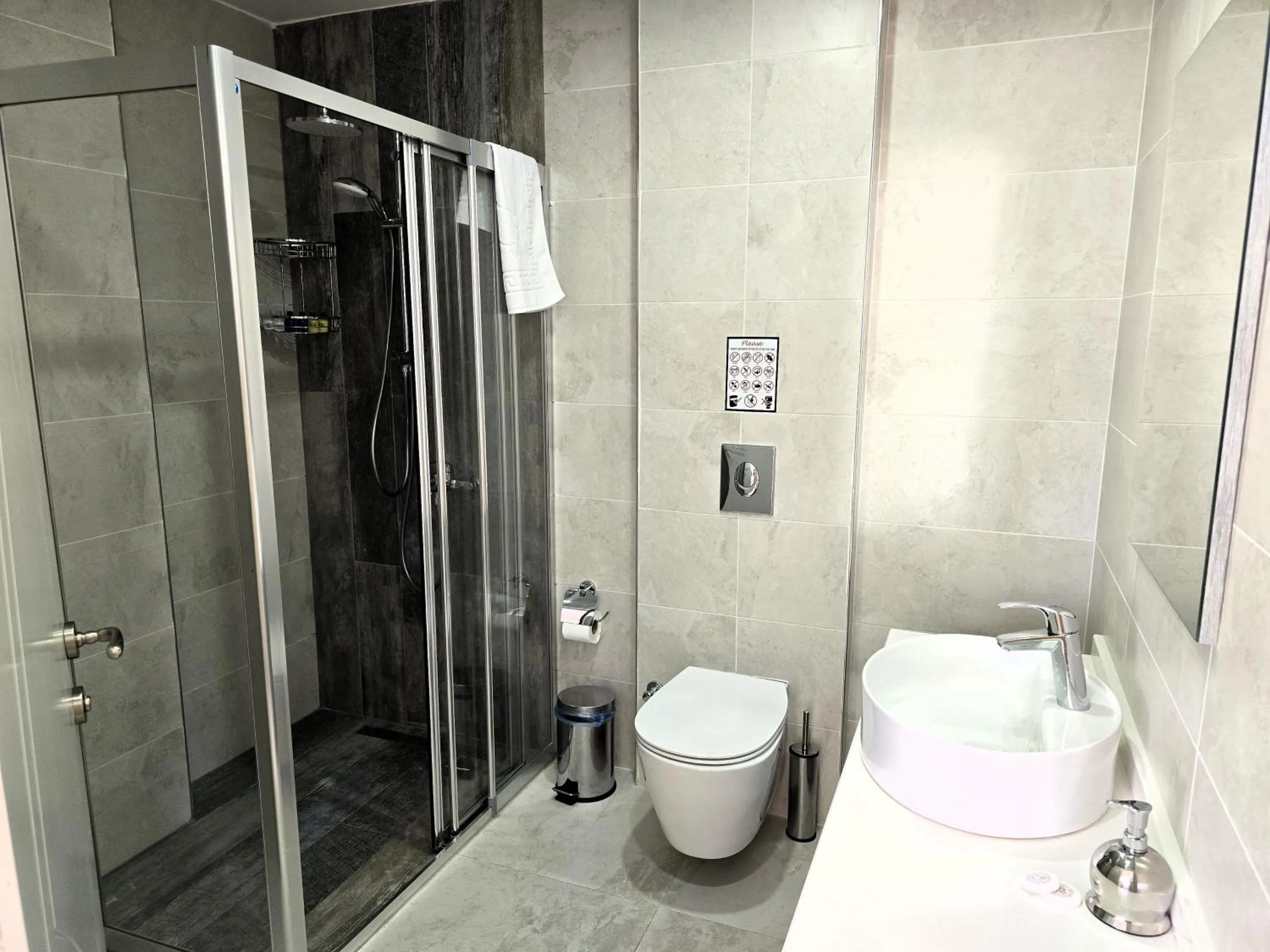 Shower in Nurel Shark Residence