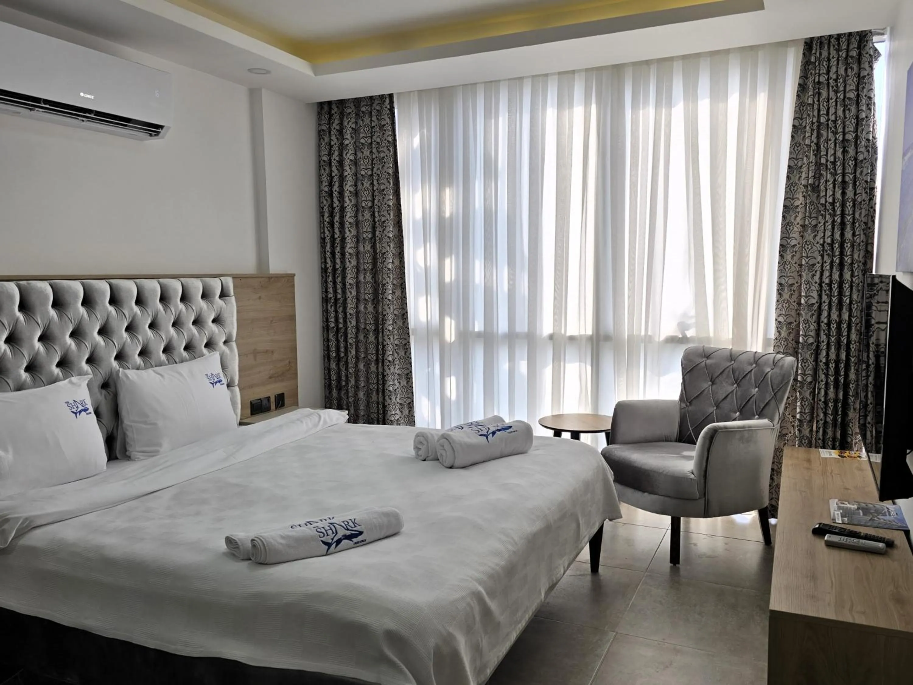 Bed in Nurel Shark Residence