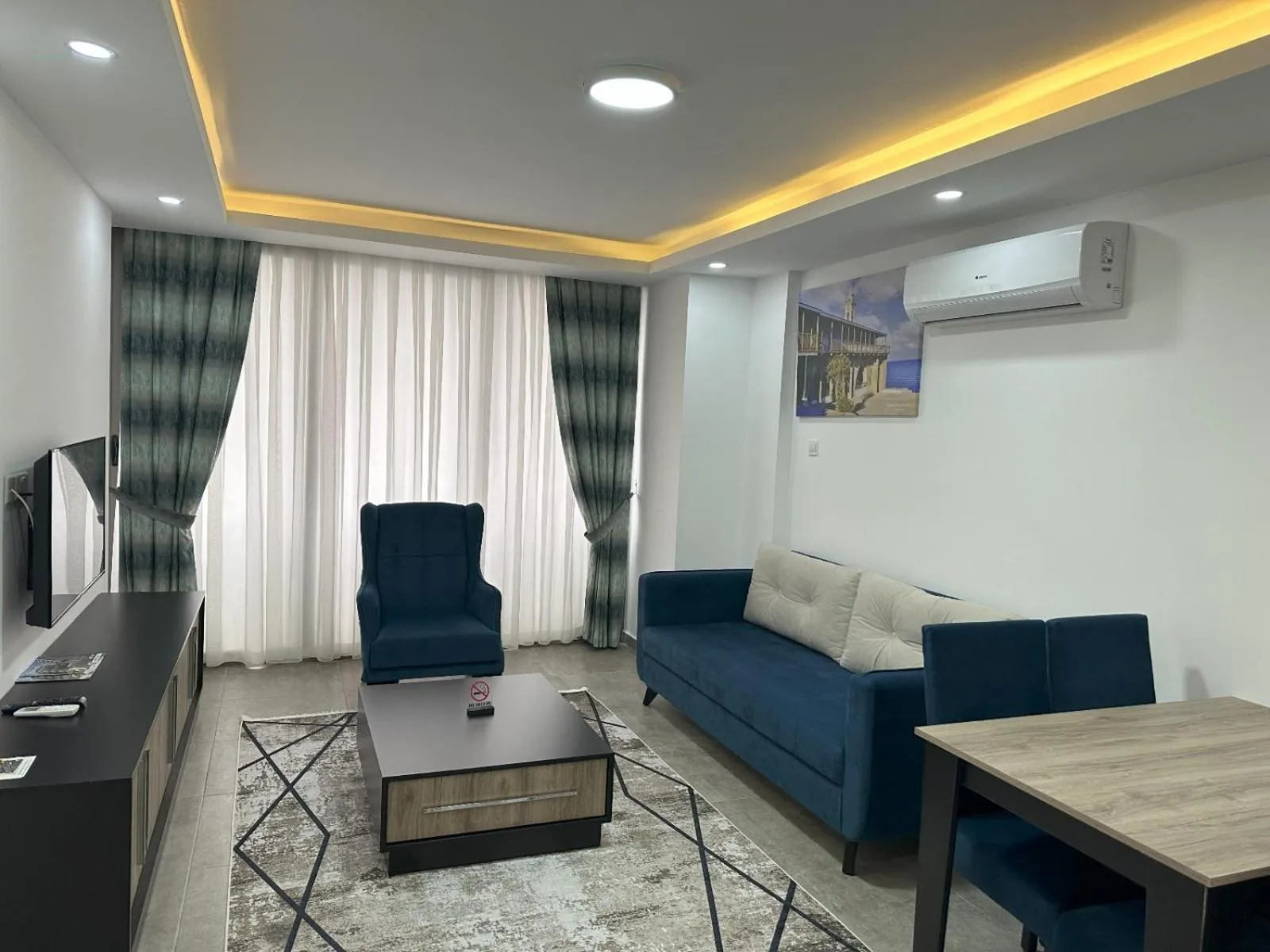 Communal lounge/ TV room in Nurel Shark Residence