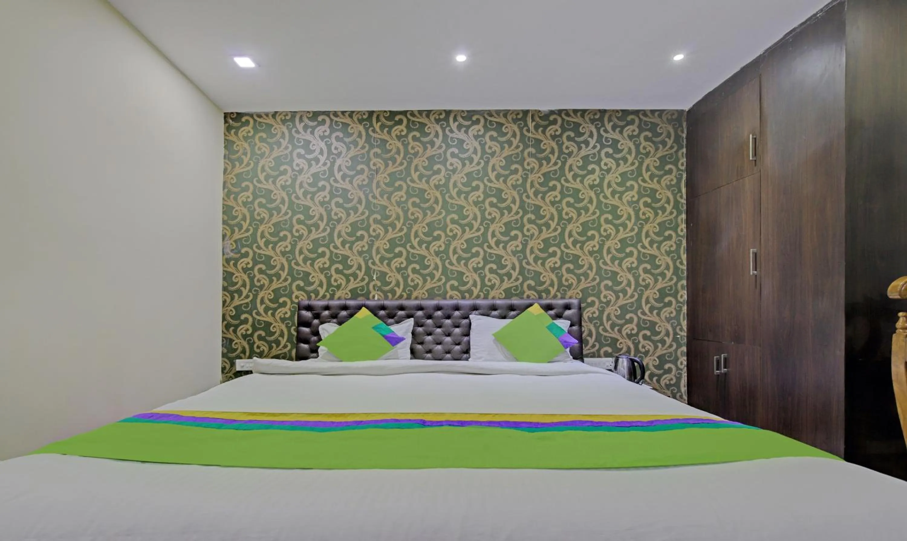 Bedroom, Bed in Treebo Archie Regency