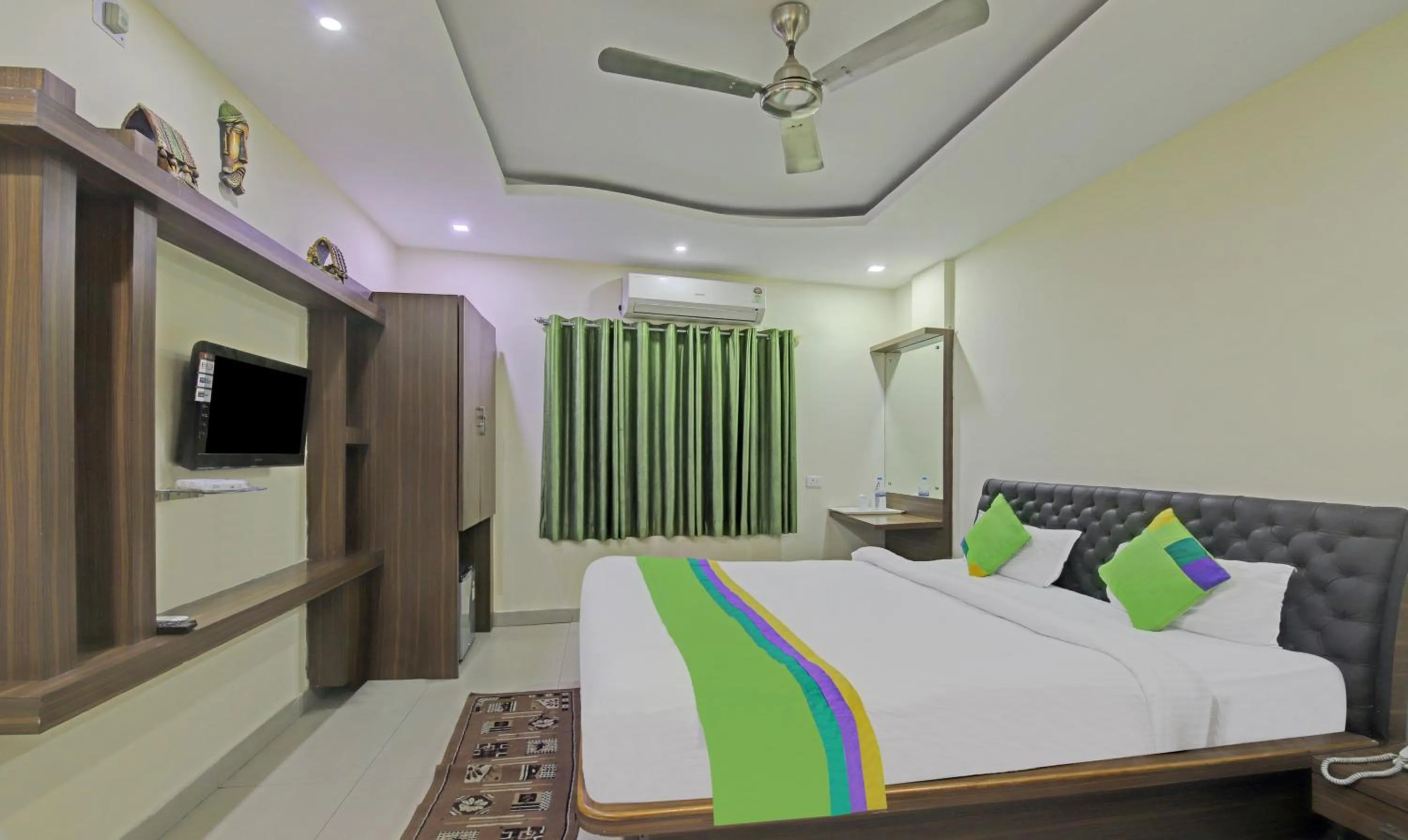 Bedroom, Bed in Treebo Archie Regency