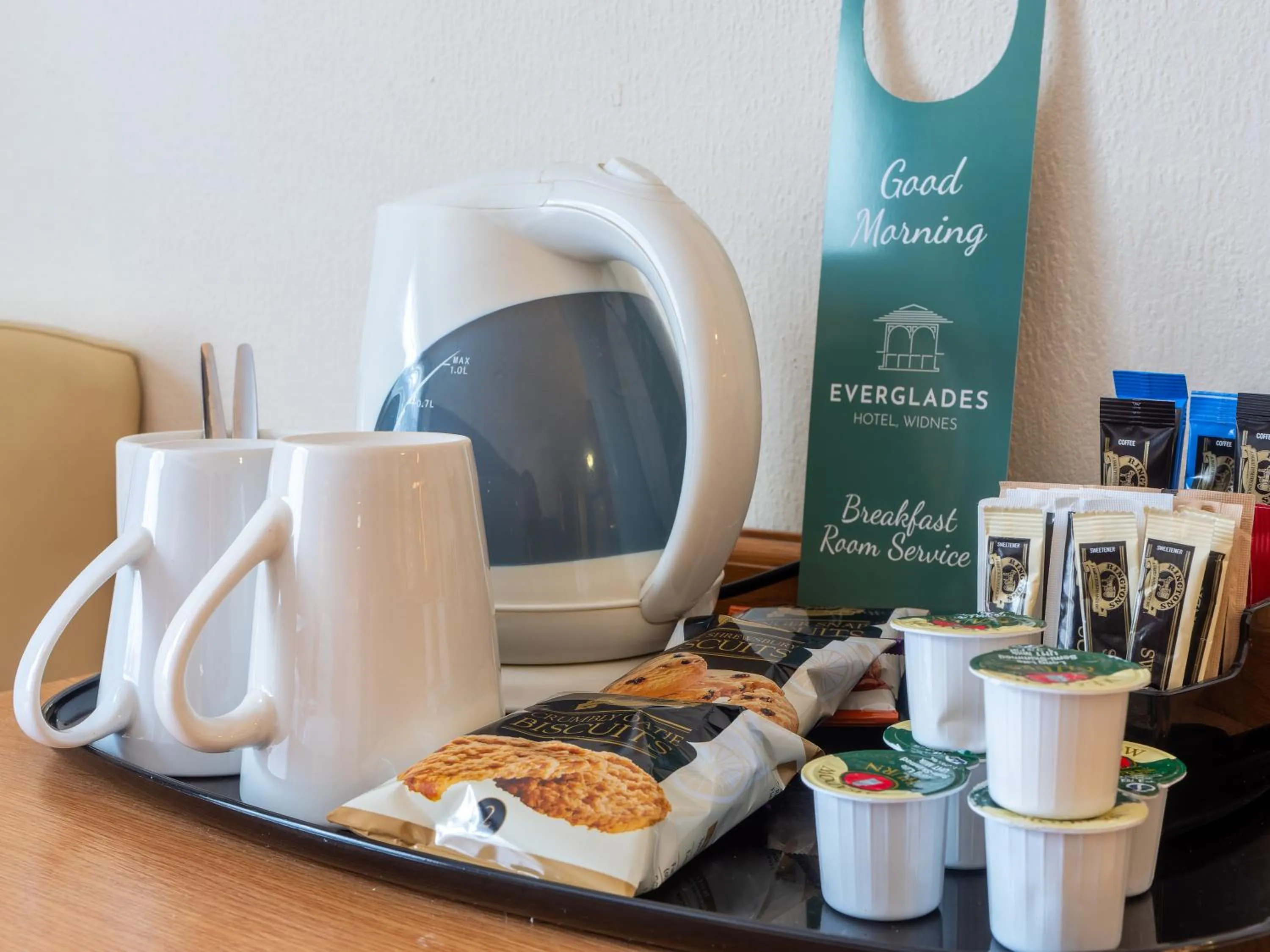 Coffee/tea facilities in Widnes Halton Everglades Park Hotel