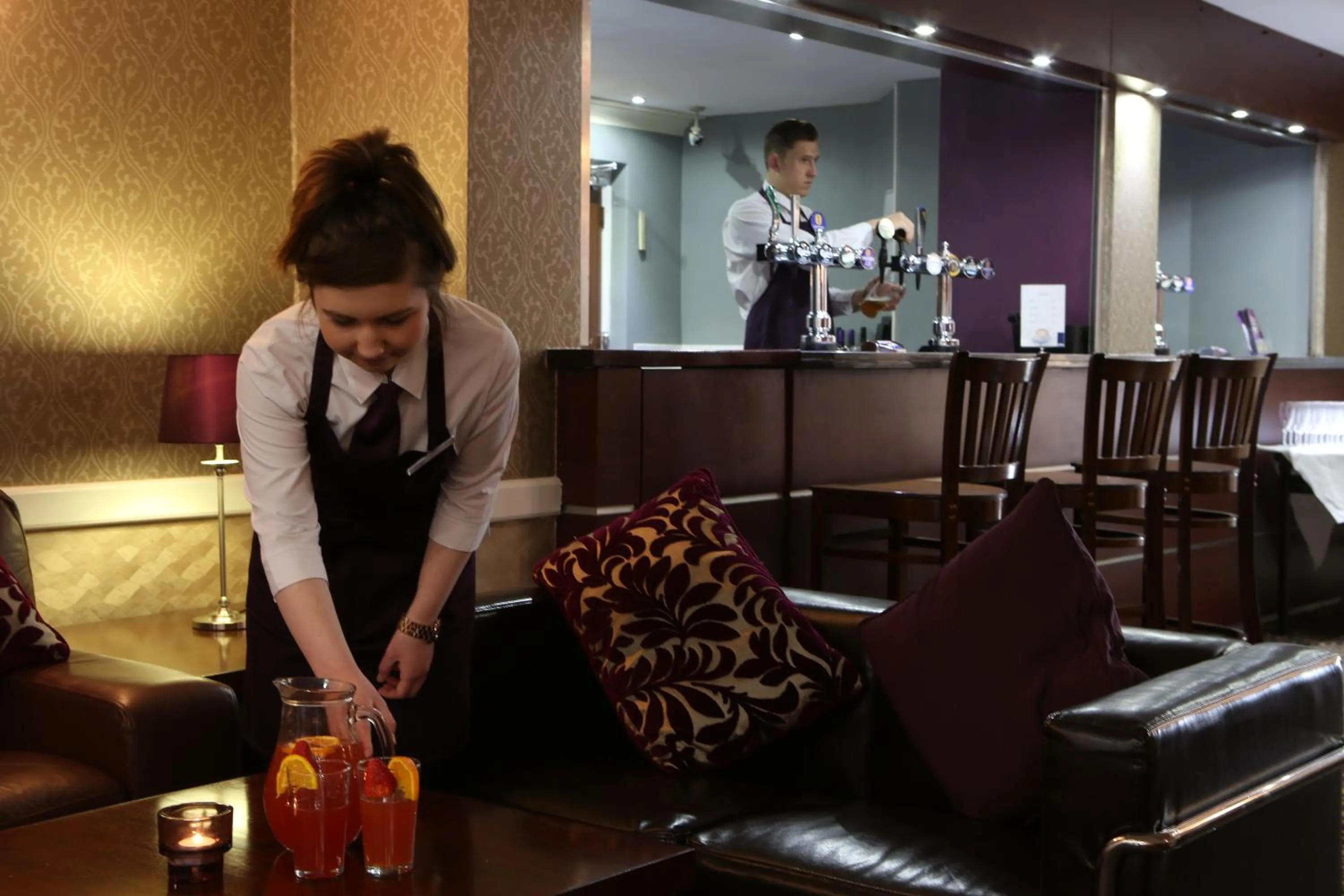 Communal lounge/ TV room in Widnes Halton Everglades Park Hotel