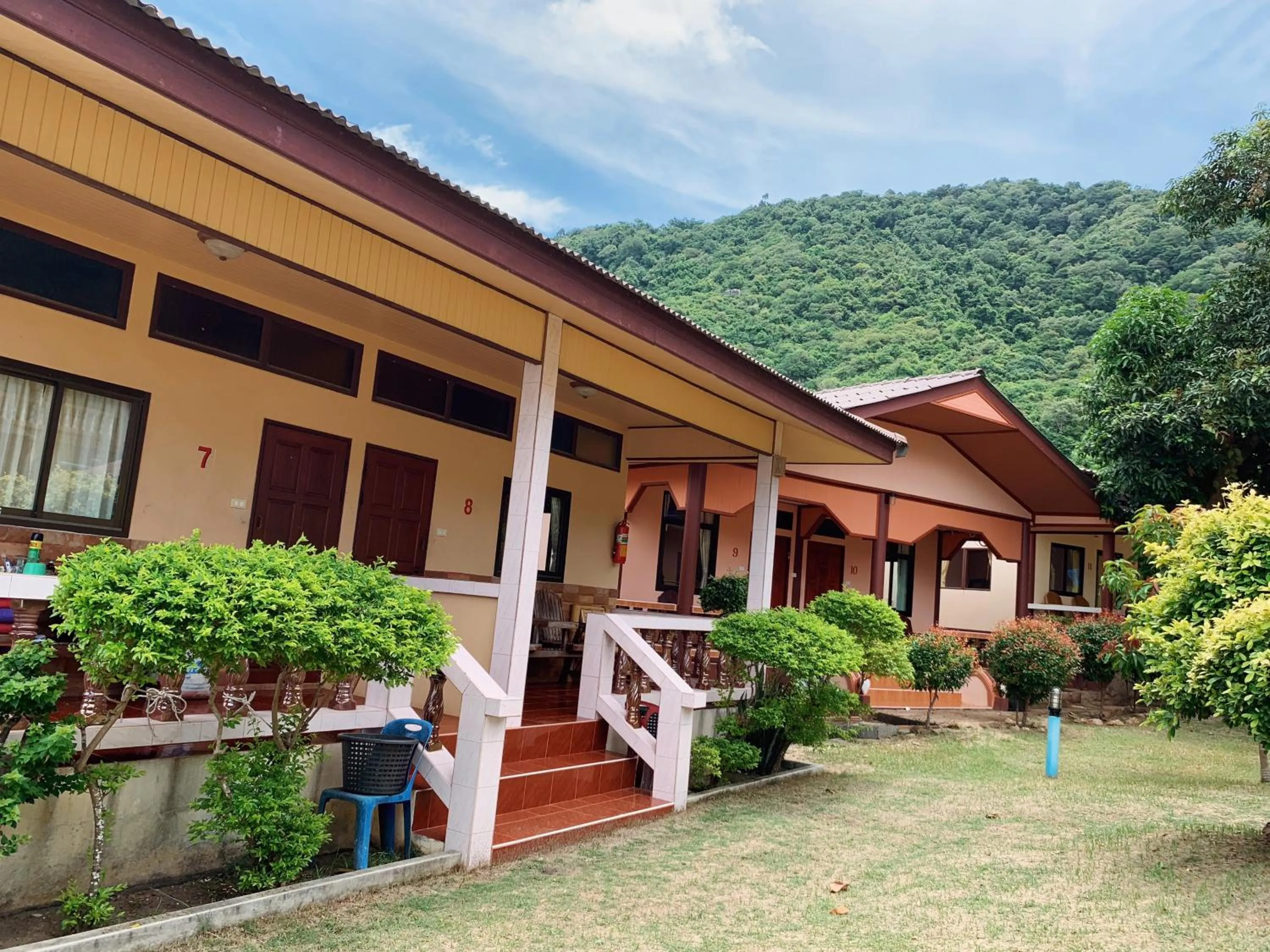 Property building in Rainbow Bungalow Haadrin Koh Phangan