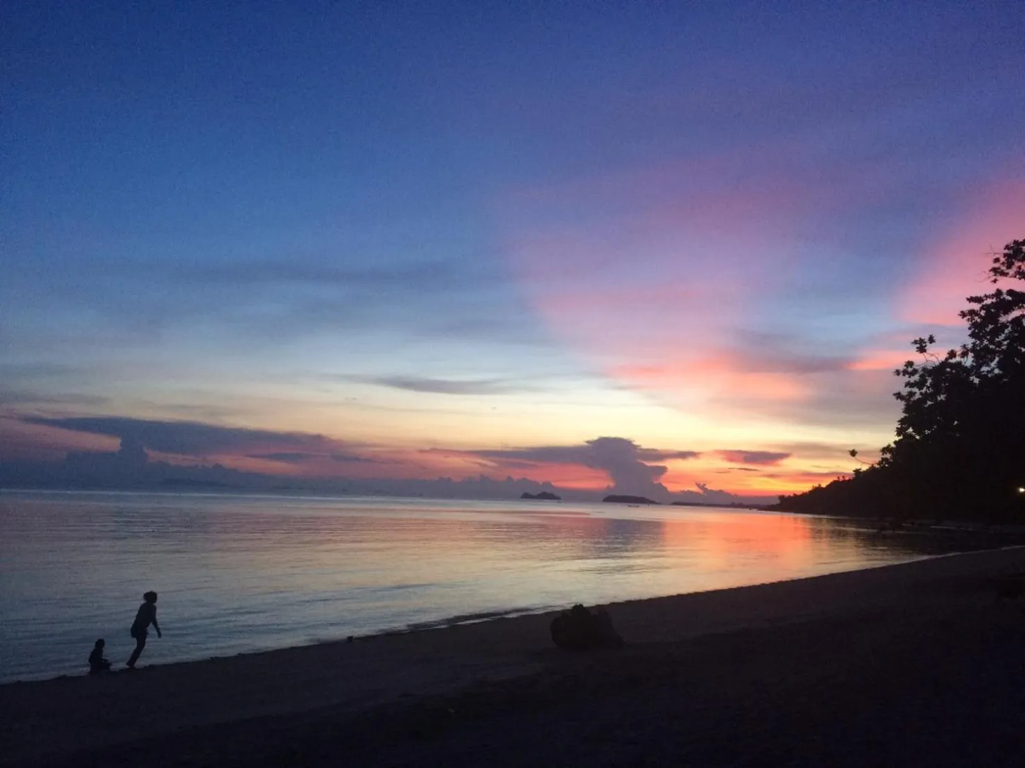Beach in Rainbow Bungalow Haadrin Koh Phangan
