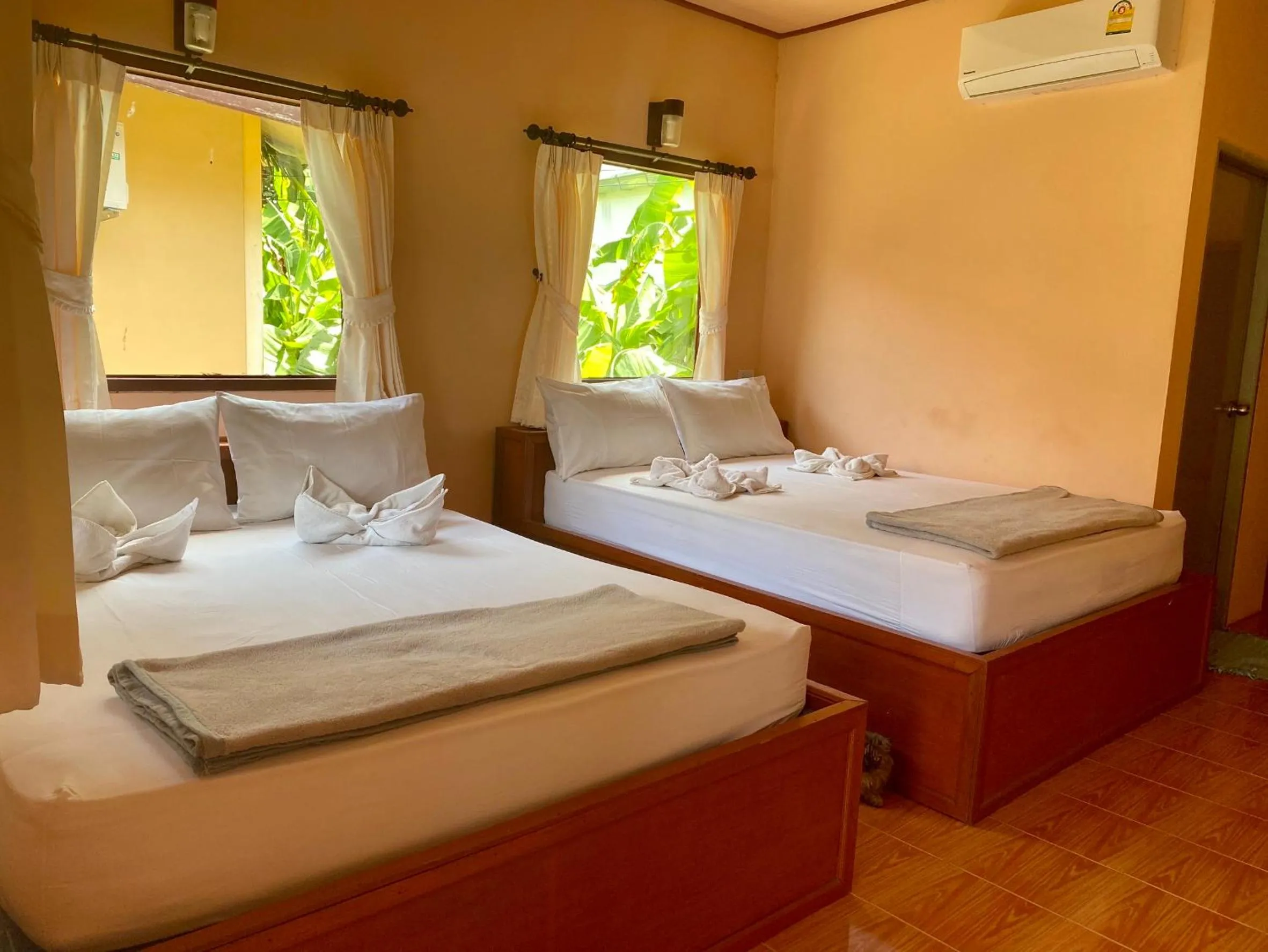 Bed in Rainbow Bungalow Haadrin Koh Phangan