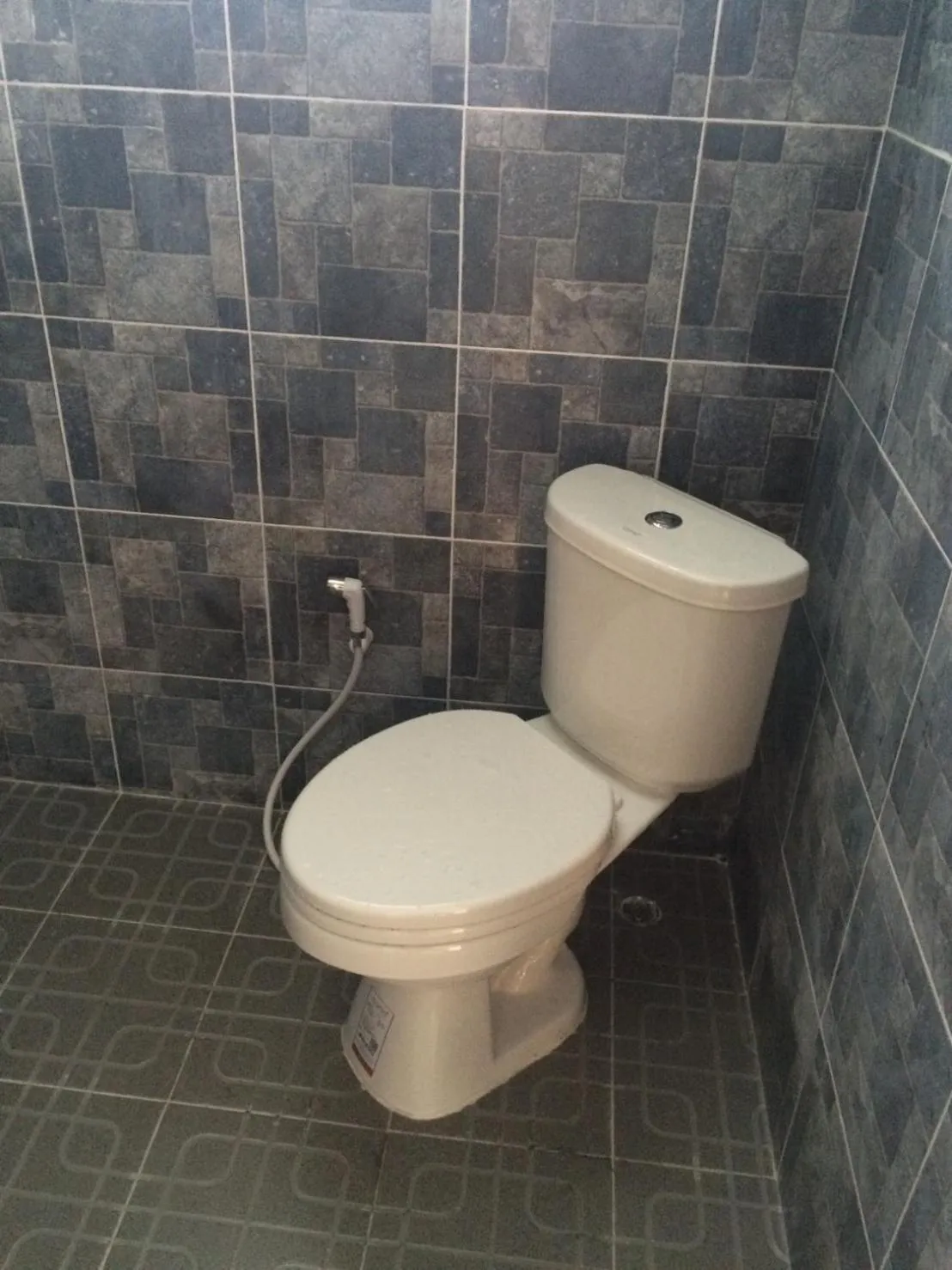 Toilet in Rainbow Bungalow Haadrin Koh Phangan