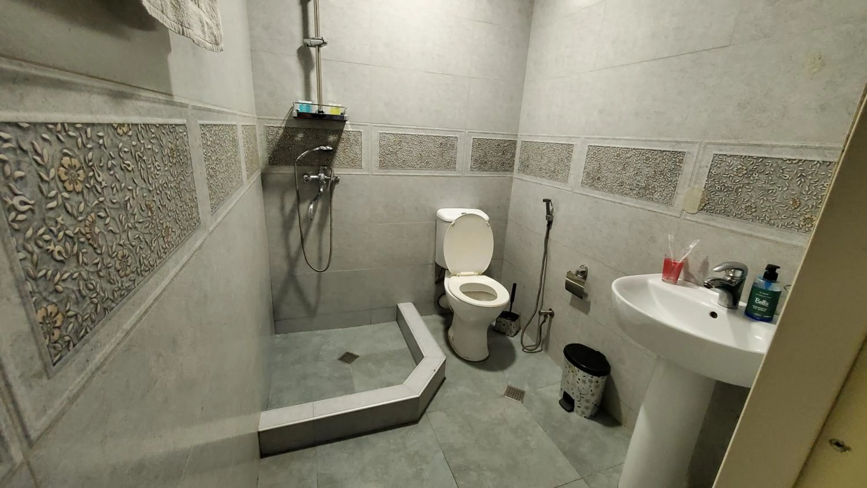 Shower in Hotel Antalia