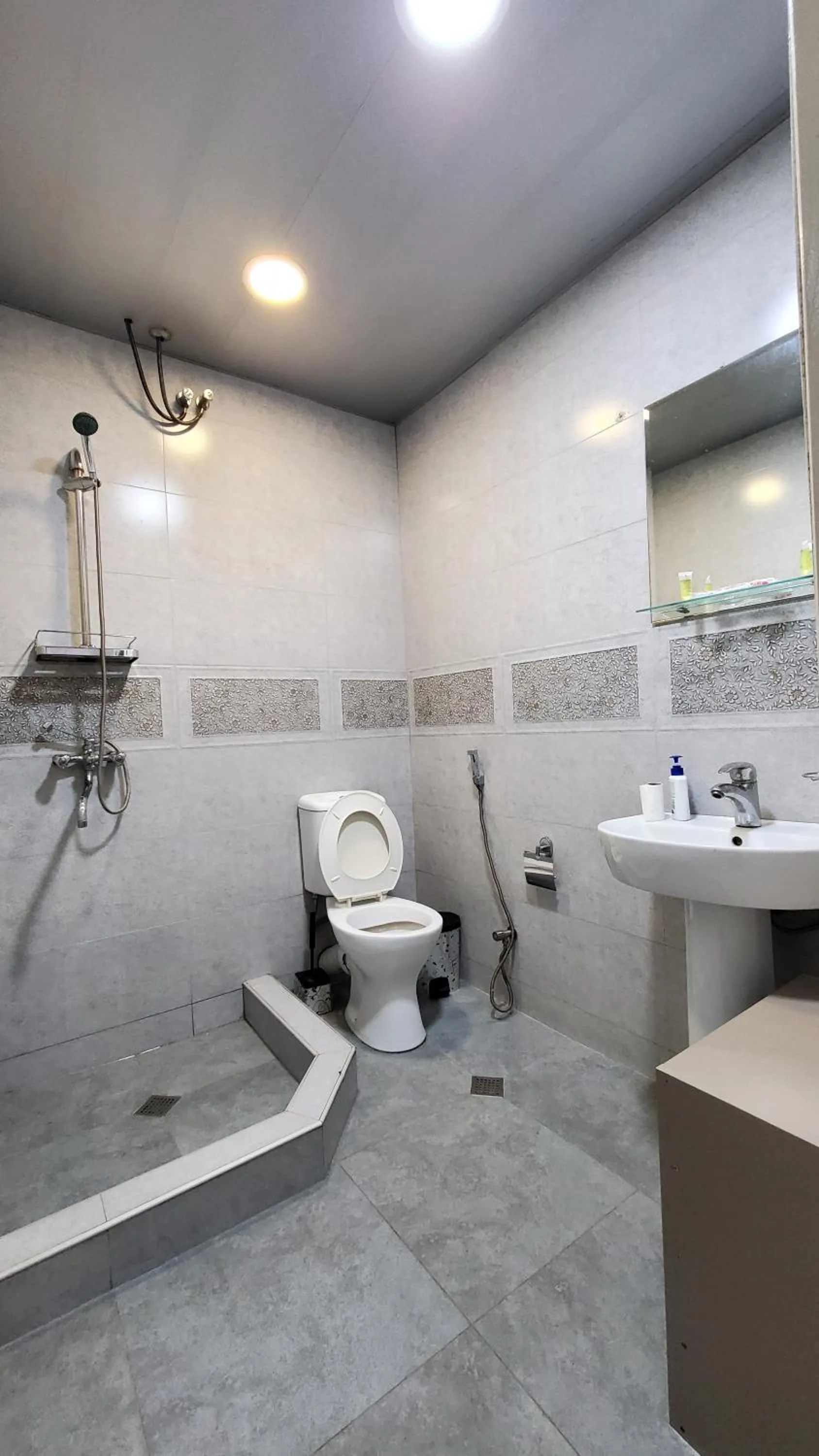 Shower in Hotel Antalia