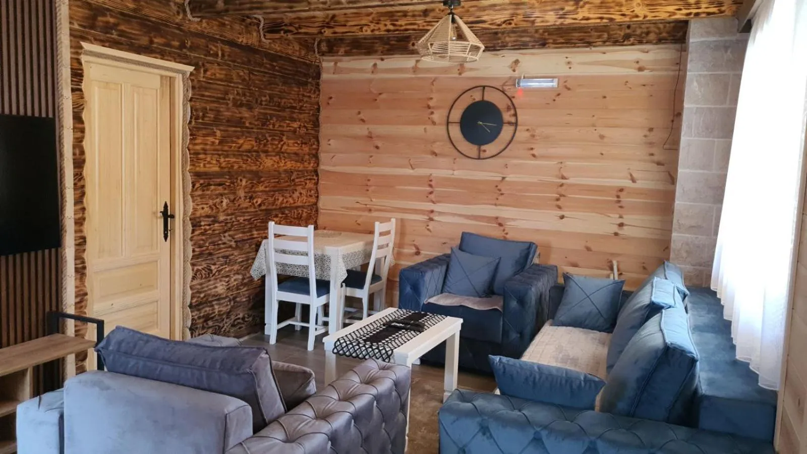 Three-Bedroom House in Zagrad Homes in Zabljak