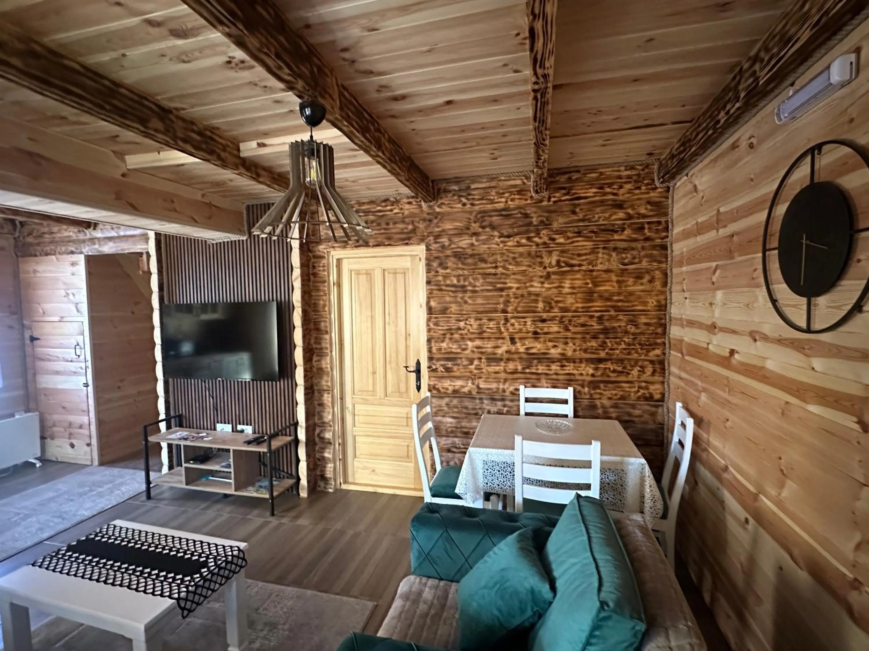 Three-Bedroom Home in Zagrad Homes in Zabljak