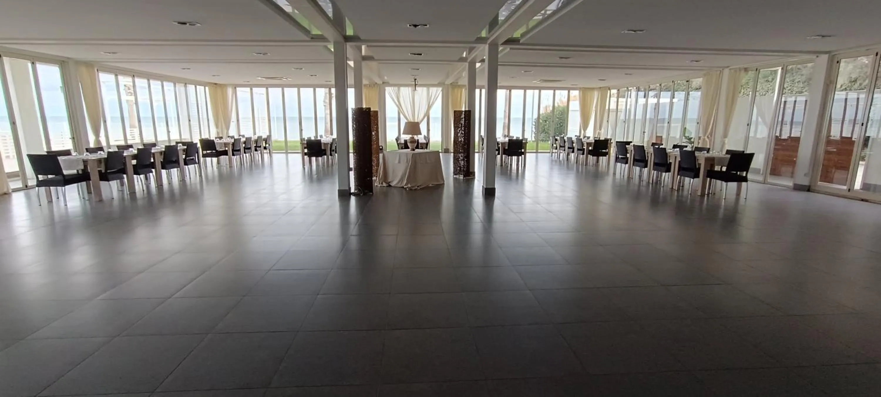 Restaurant/places to eat in Martur Resort