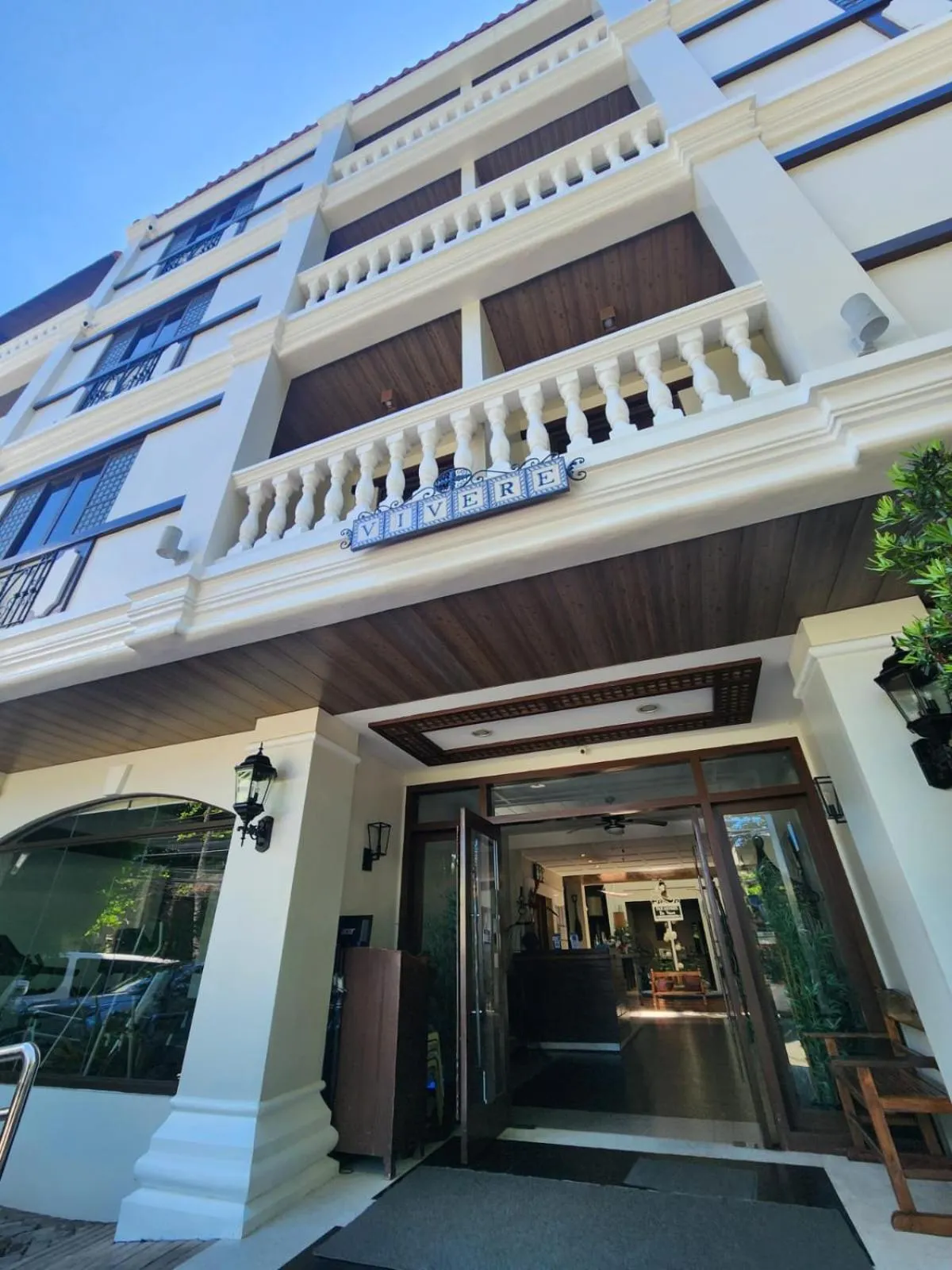 2F Vivere Condo - Govantes Properties