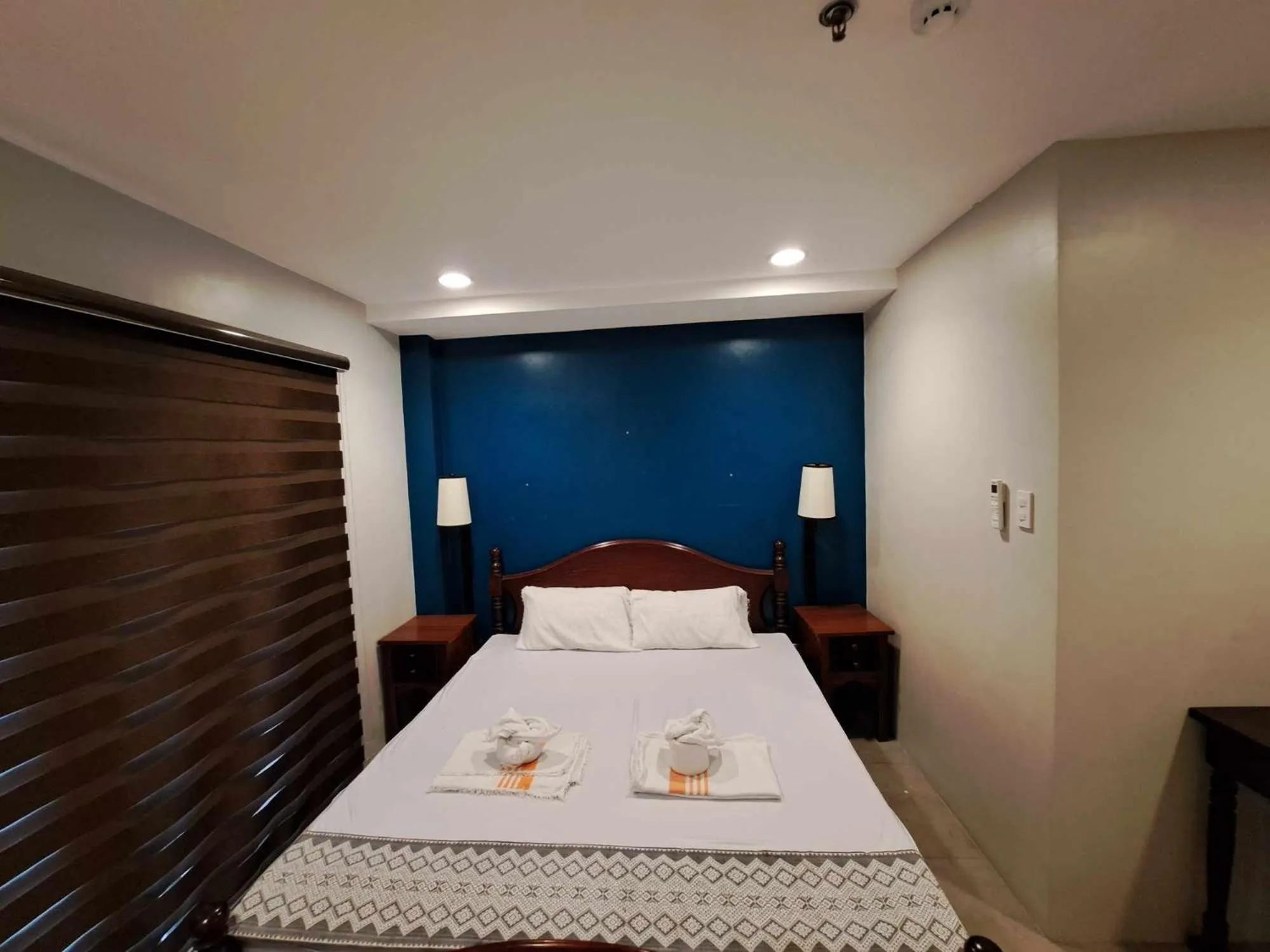 Bed in 2F Vivere Condo - Govantes Properties