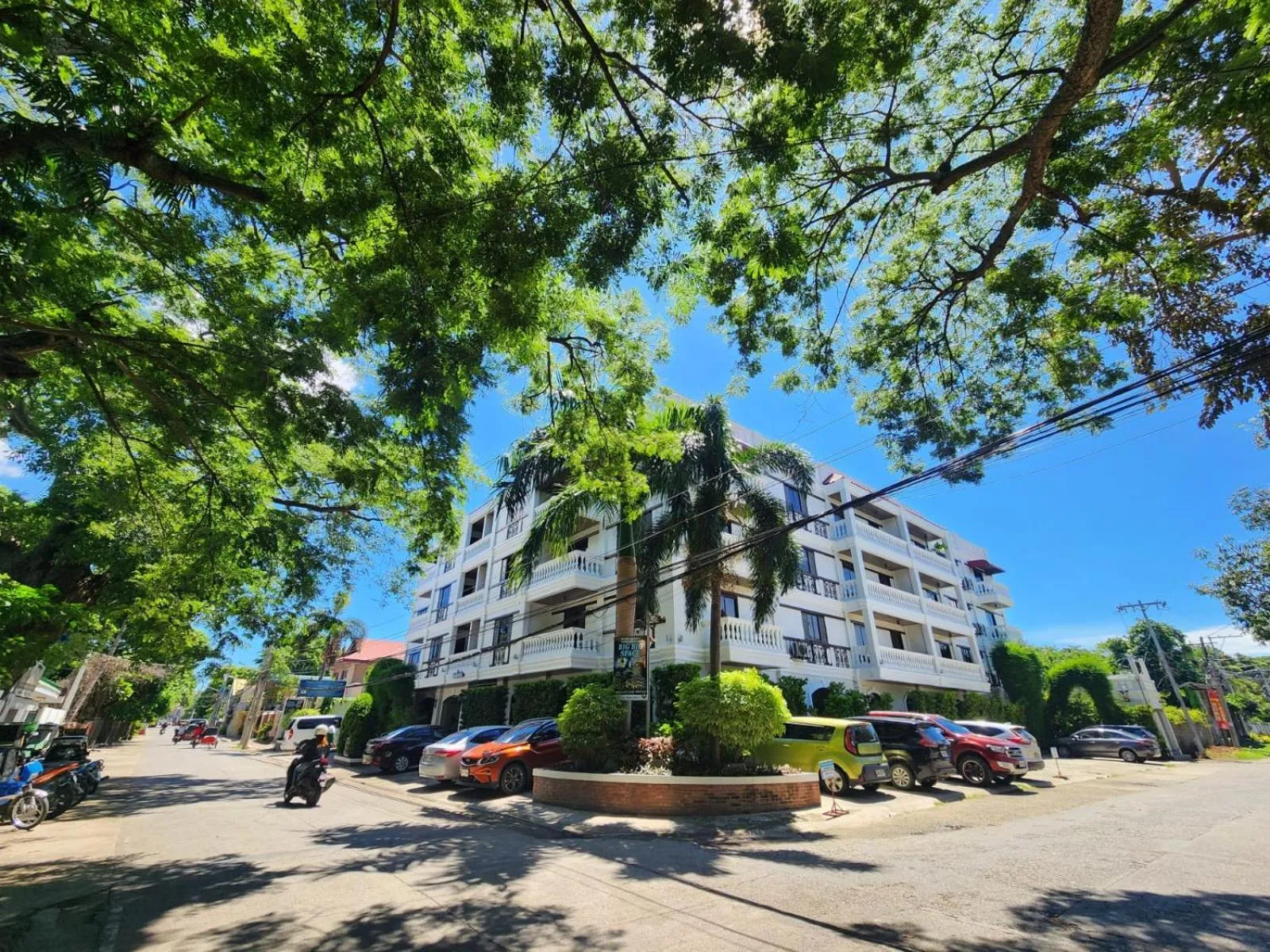 2F Vivere Condo - Govantes Properties