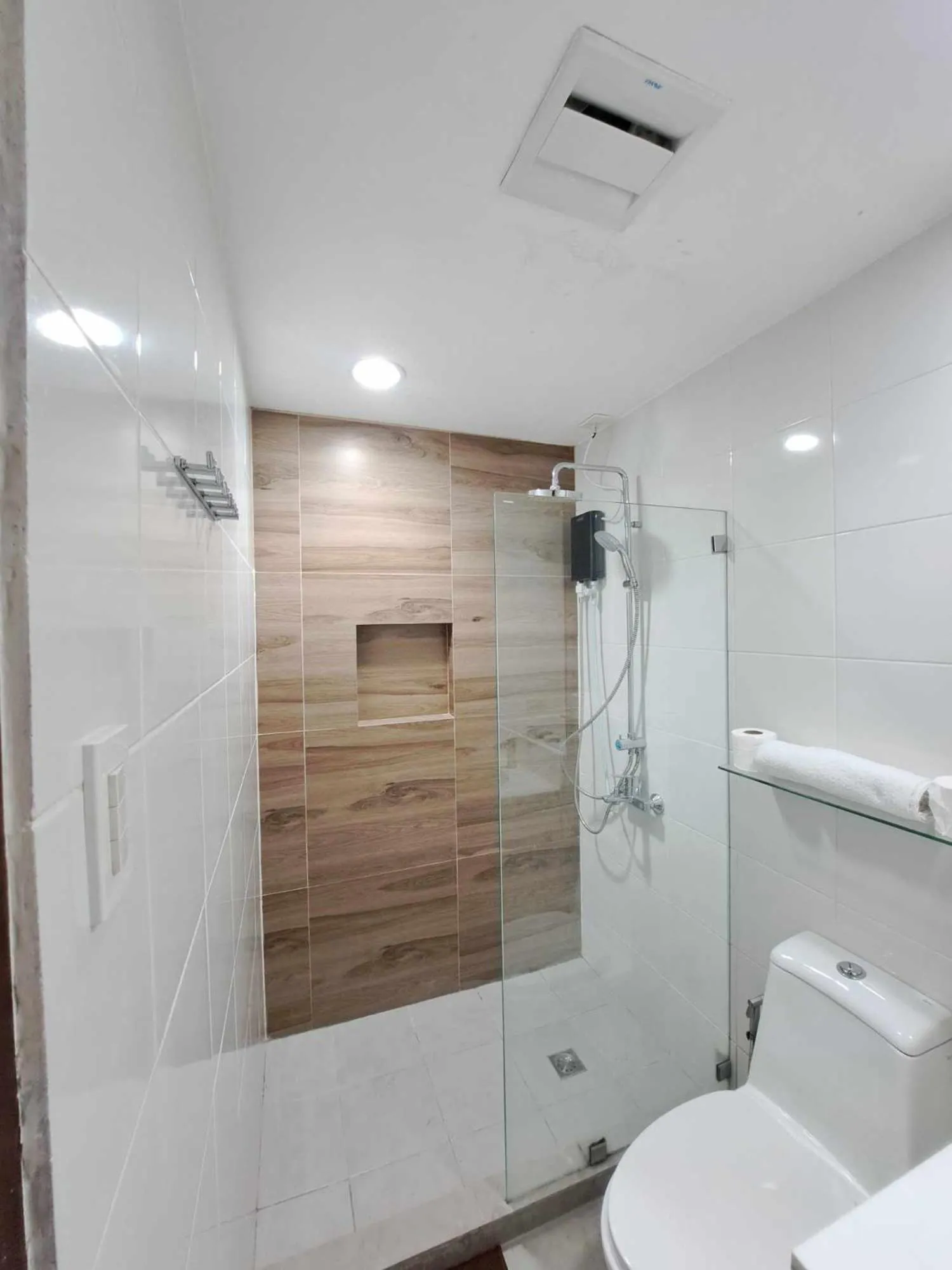 2F Vivere Condo - Govantes Properties