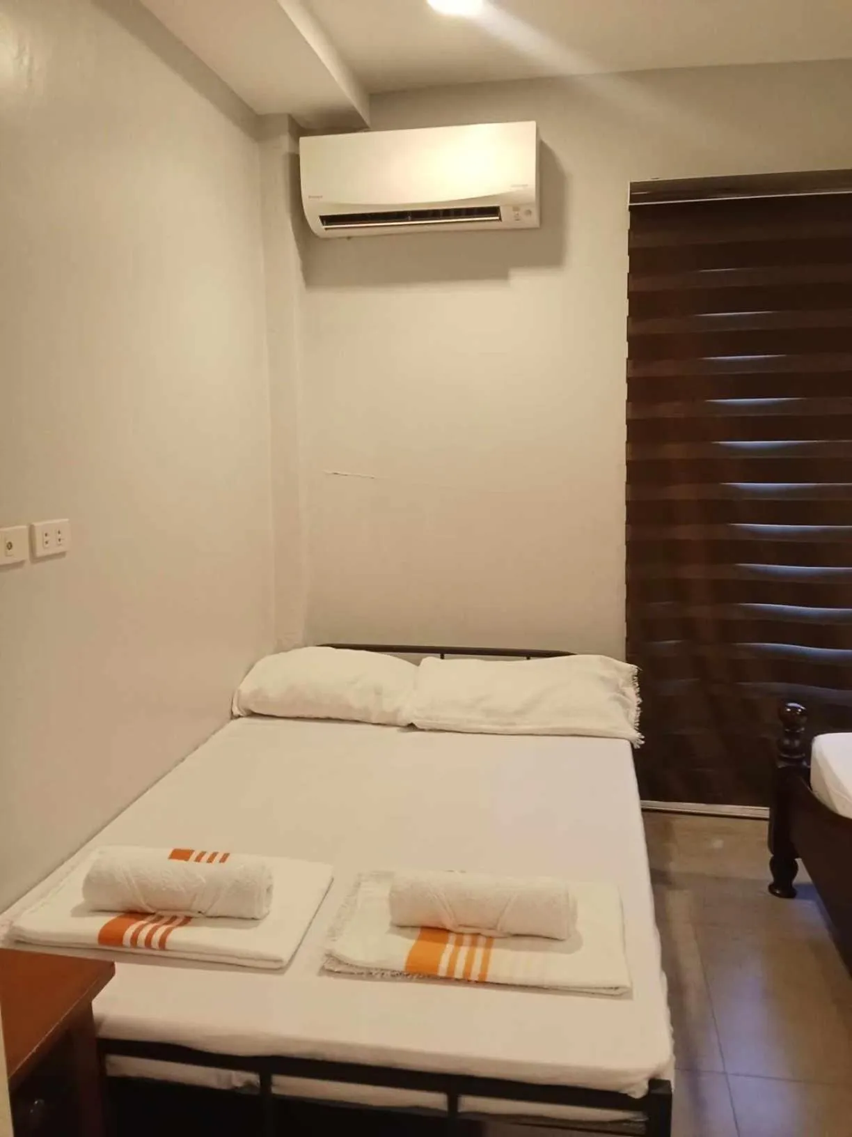 Bed in 2F Vivere Condo - Govantes Properties